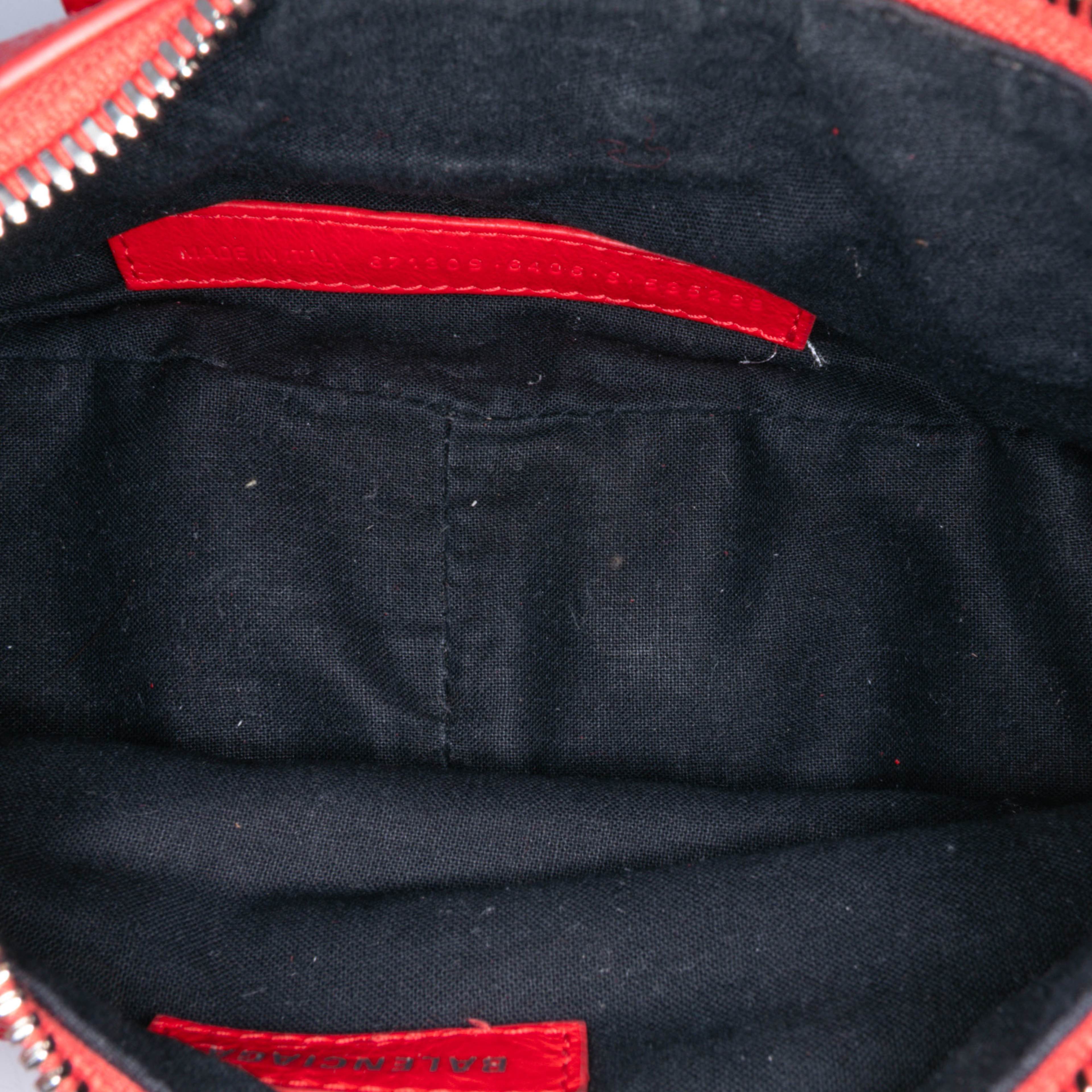 Balenciaga Lambskin Motocross Le Cagole Xs, från Luxclusif, i färgen red. Klicka för att öppna bilden i stort format