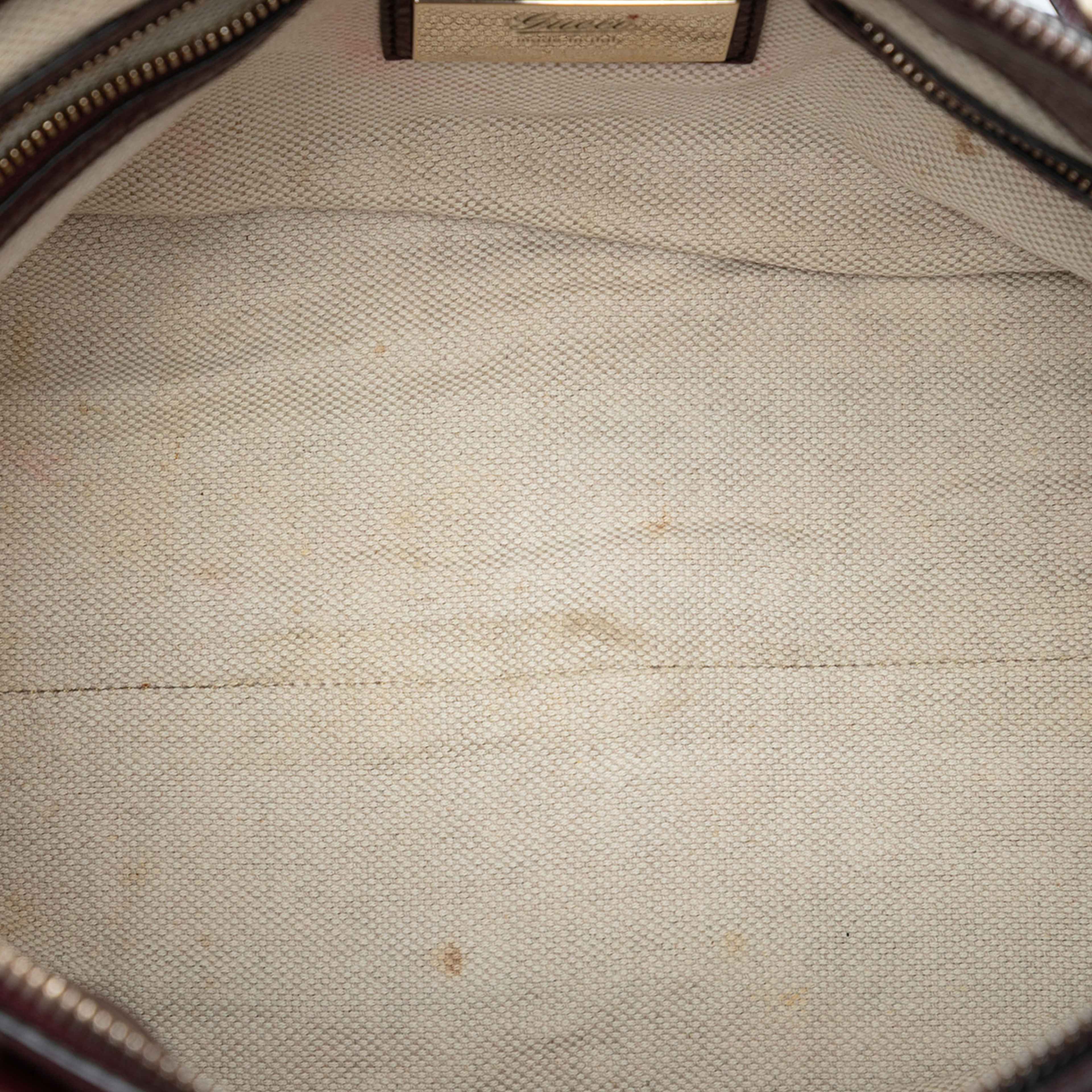 Gucci Small Leather Soho Working Satchel, från Luxclusif, i färgen burgundy. Klicka för att öppna bilden i stort format