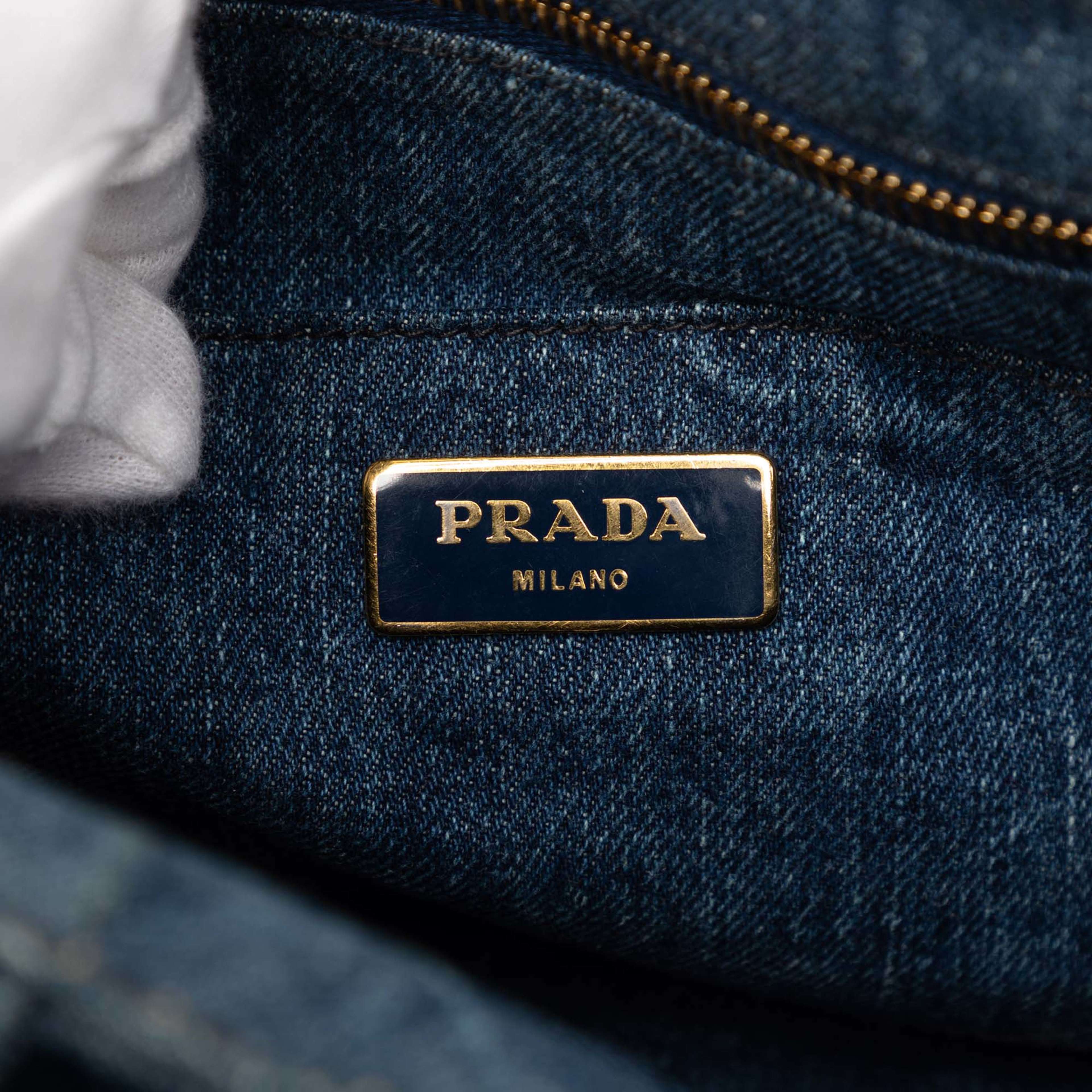 Prada Small Denim Canapa Logo Satchel, från Luxclusif, i färgen denim. Klicka för att öppna bilden i stort format