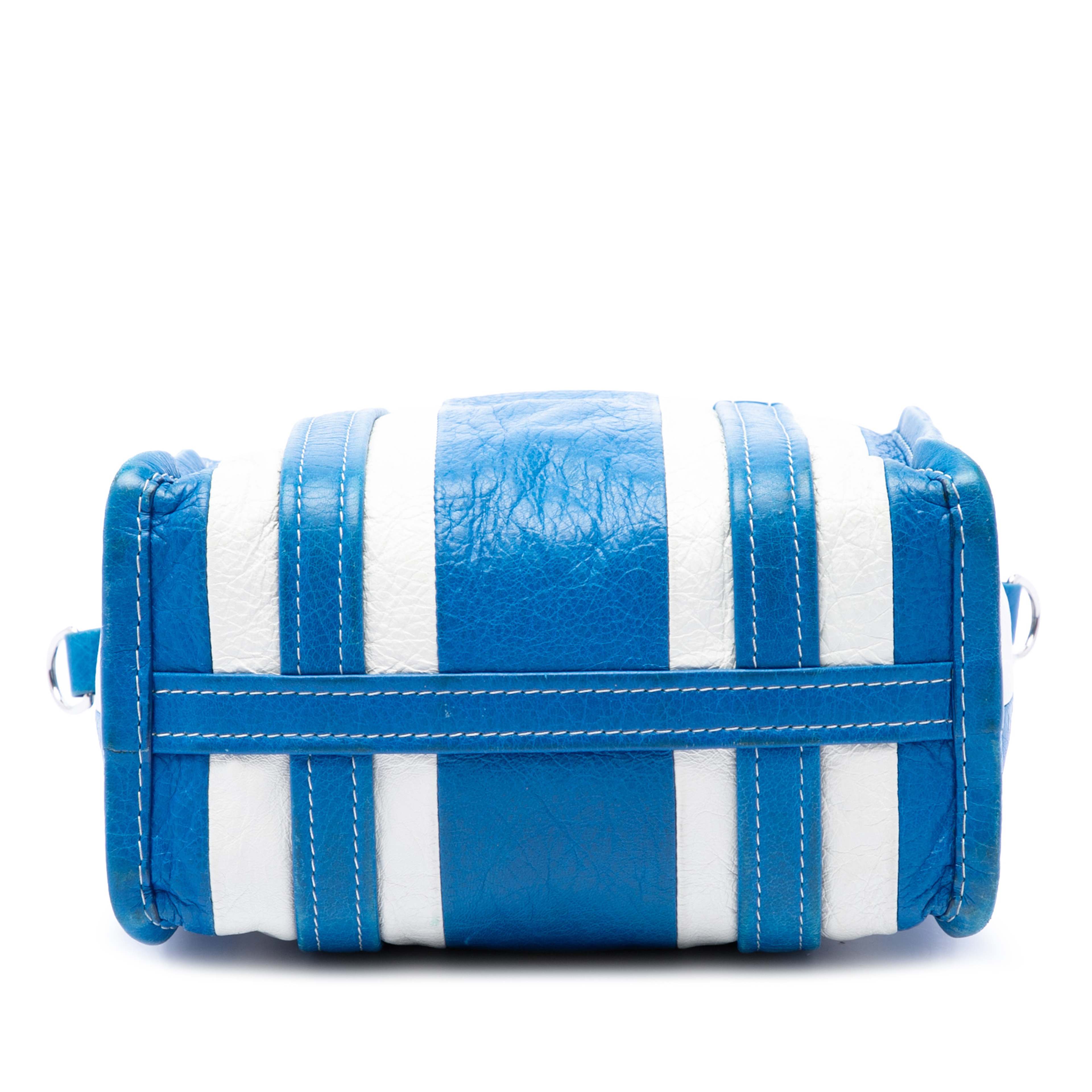 Balenciaga Lambskin Bazar Shopper Satchel Xs, från Luxclusif, i färgen blå. Klicka för att öppna bilden i stort format