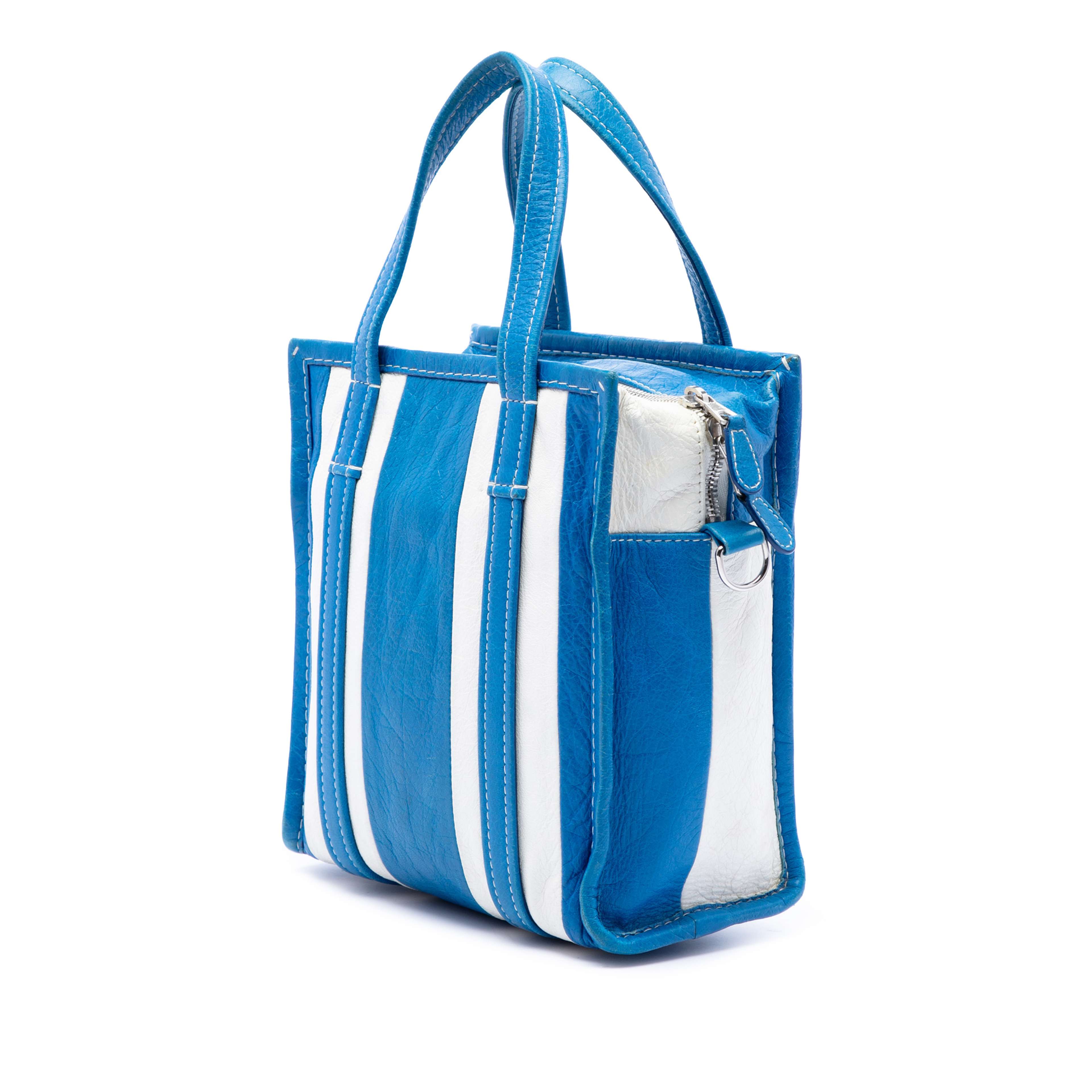 Balenciaga Lambskin Bazar Shopper Satchel Xs, från Luxclusif, i färgen blå. Klicka för att öppna bilden i stort format