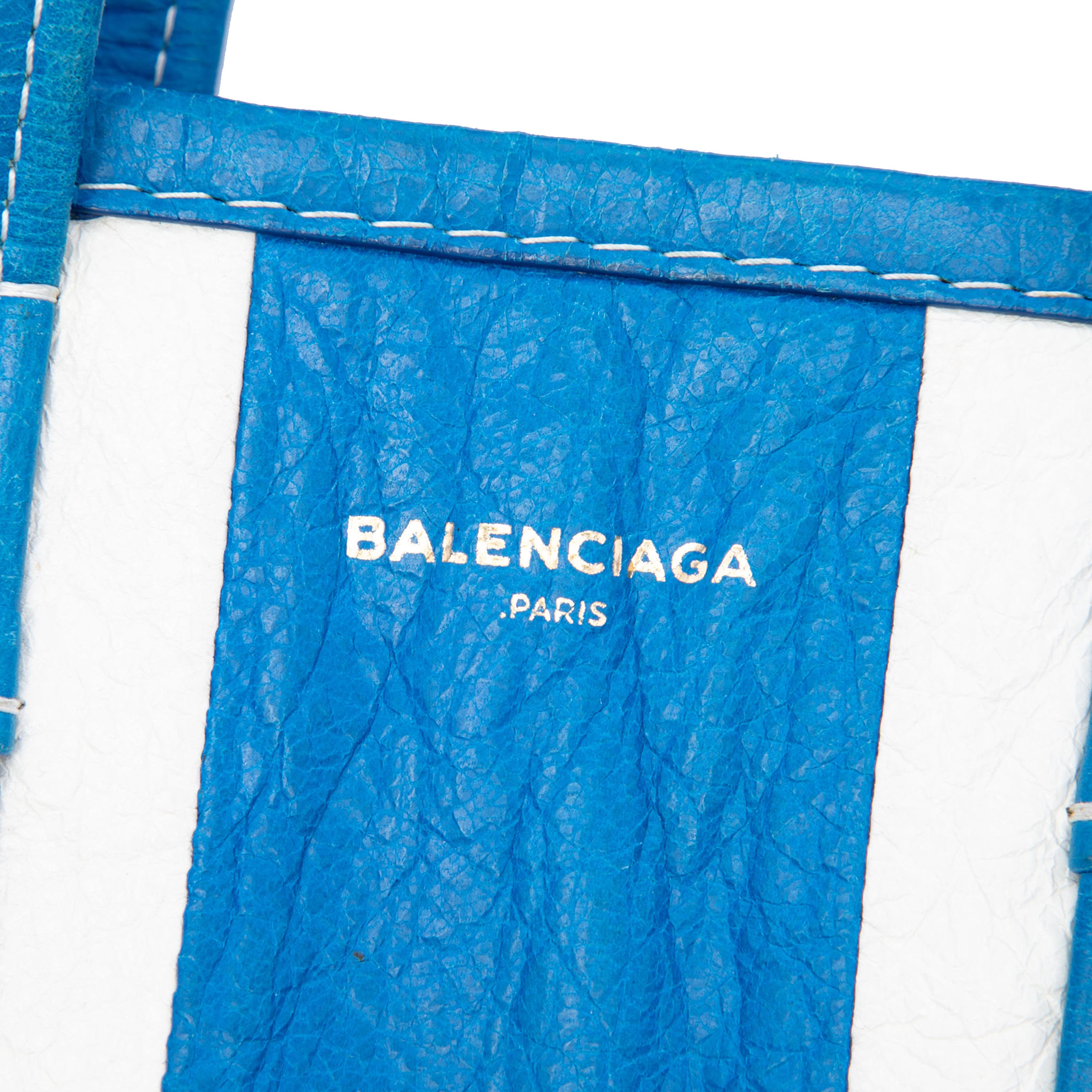 Balenciaga Lambskin Bazar Shopper Satchel Xs, från Luxclusif, i färgen blå. Klicka för att öppna bilden i stort format