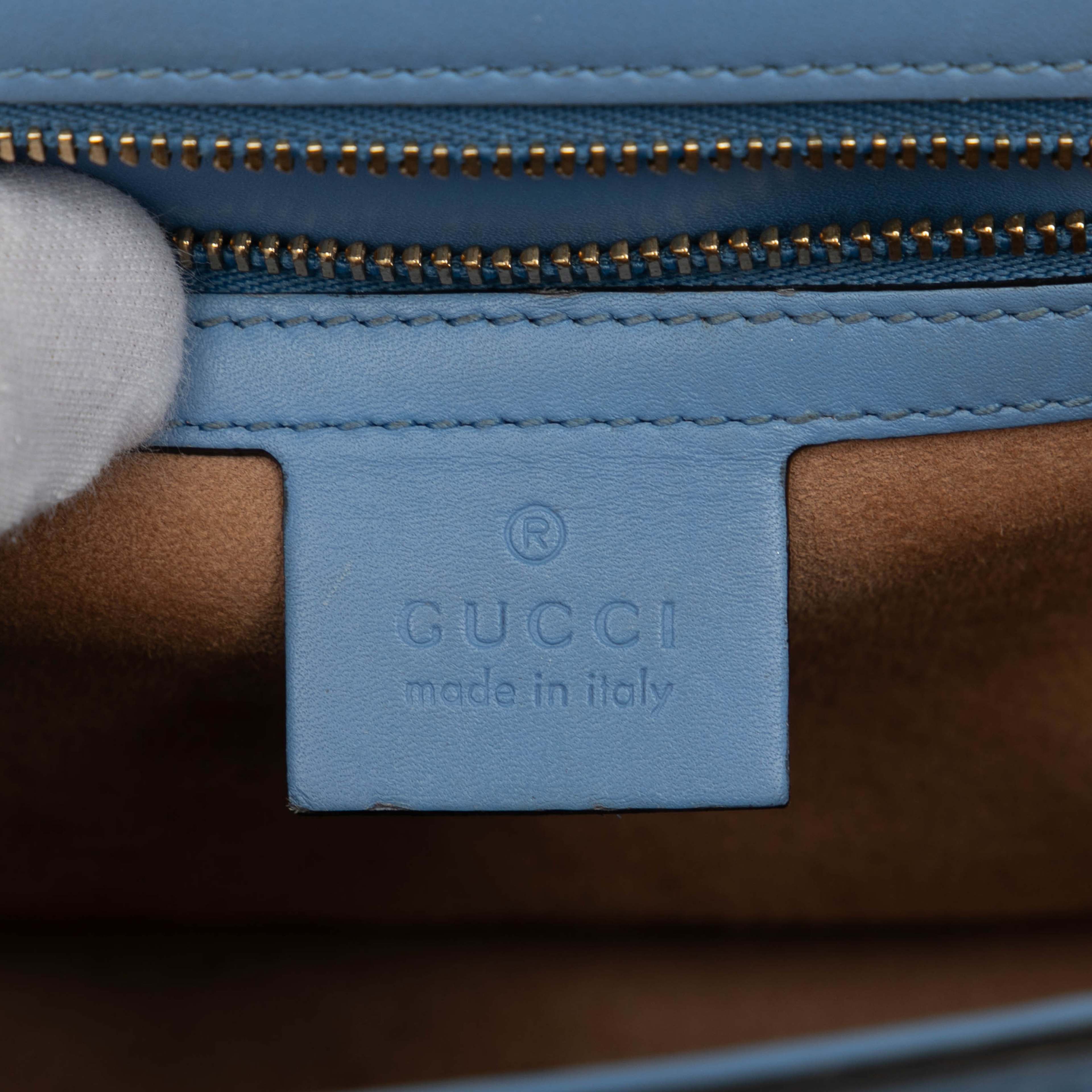 Gucci Small Leather Sylvie Web Satchel, från Luxclusif, i färgen blue. Klicka för att öppna bilden i stort format