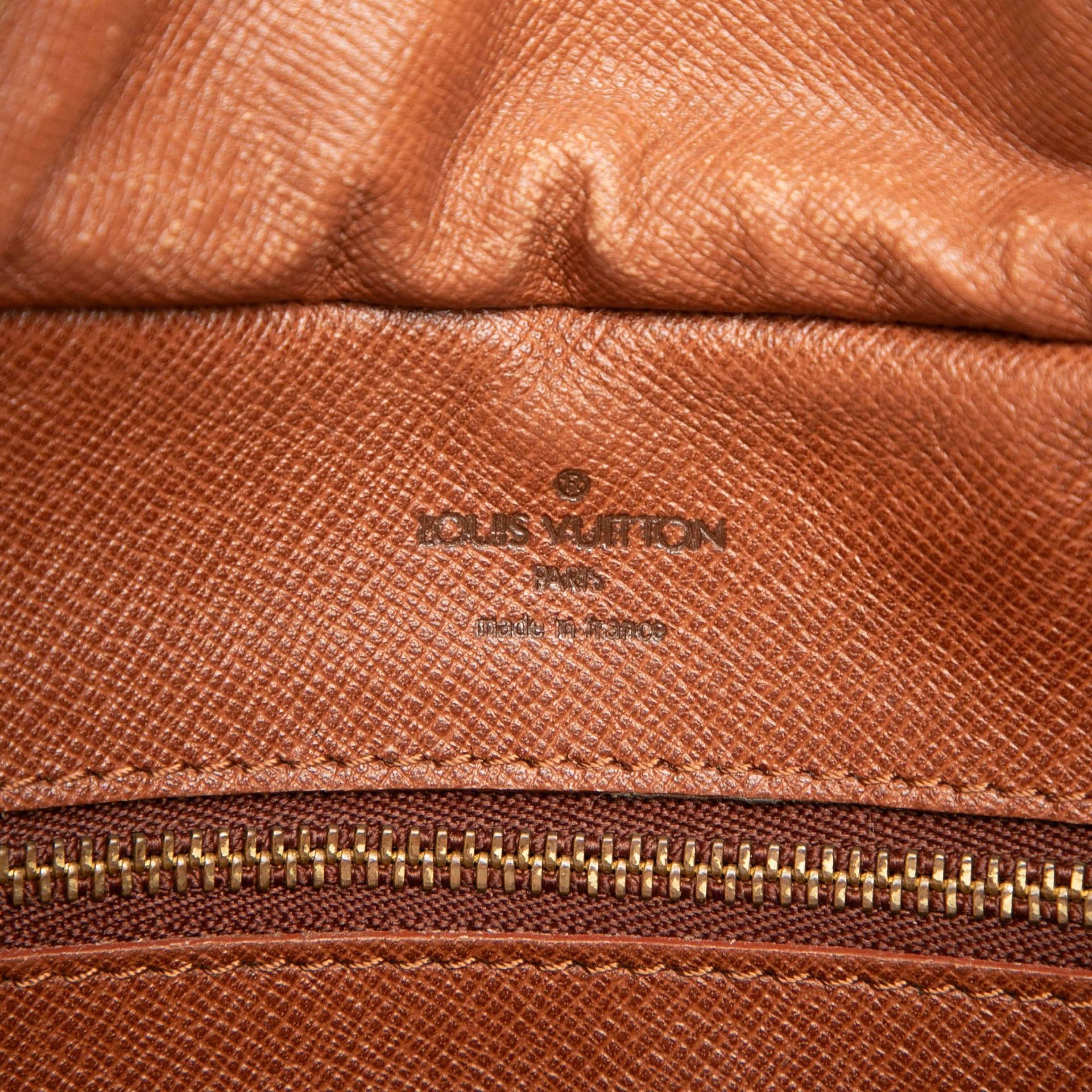 Louis Vuitton Monogram Boulogne 30, från Luxclusif, i färgen brun. Klicka för att öppna bilden i stort format
