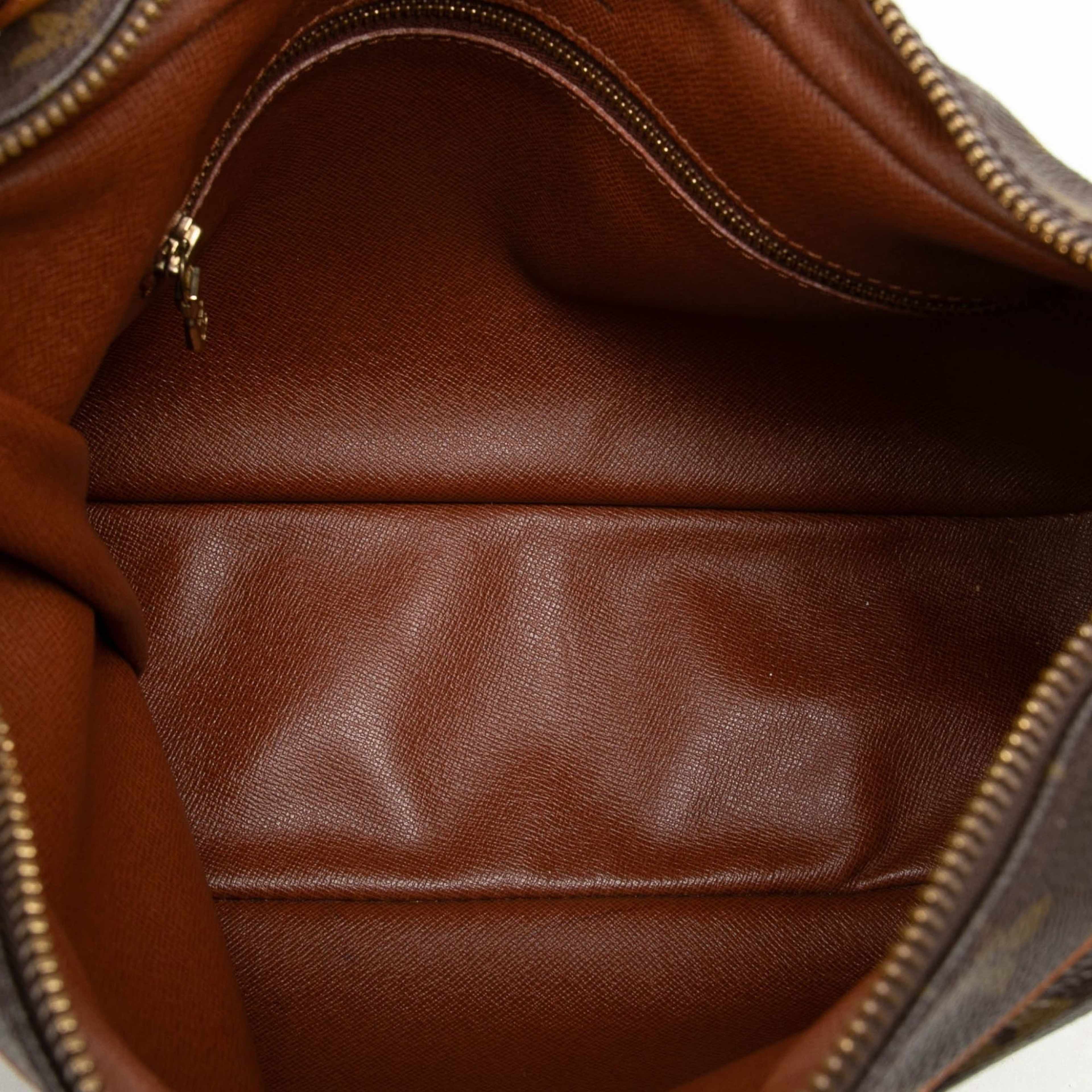 Louis Vuitton Monogram Boulogne 30, från Luxclusif, i färgen brun. Klicka för att öppna bilden i stort format