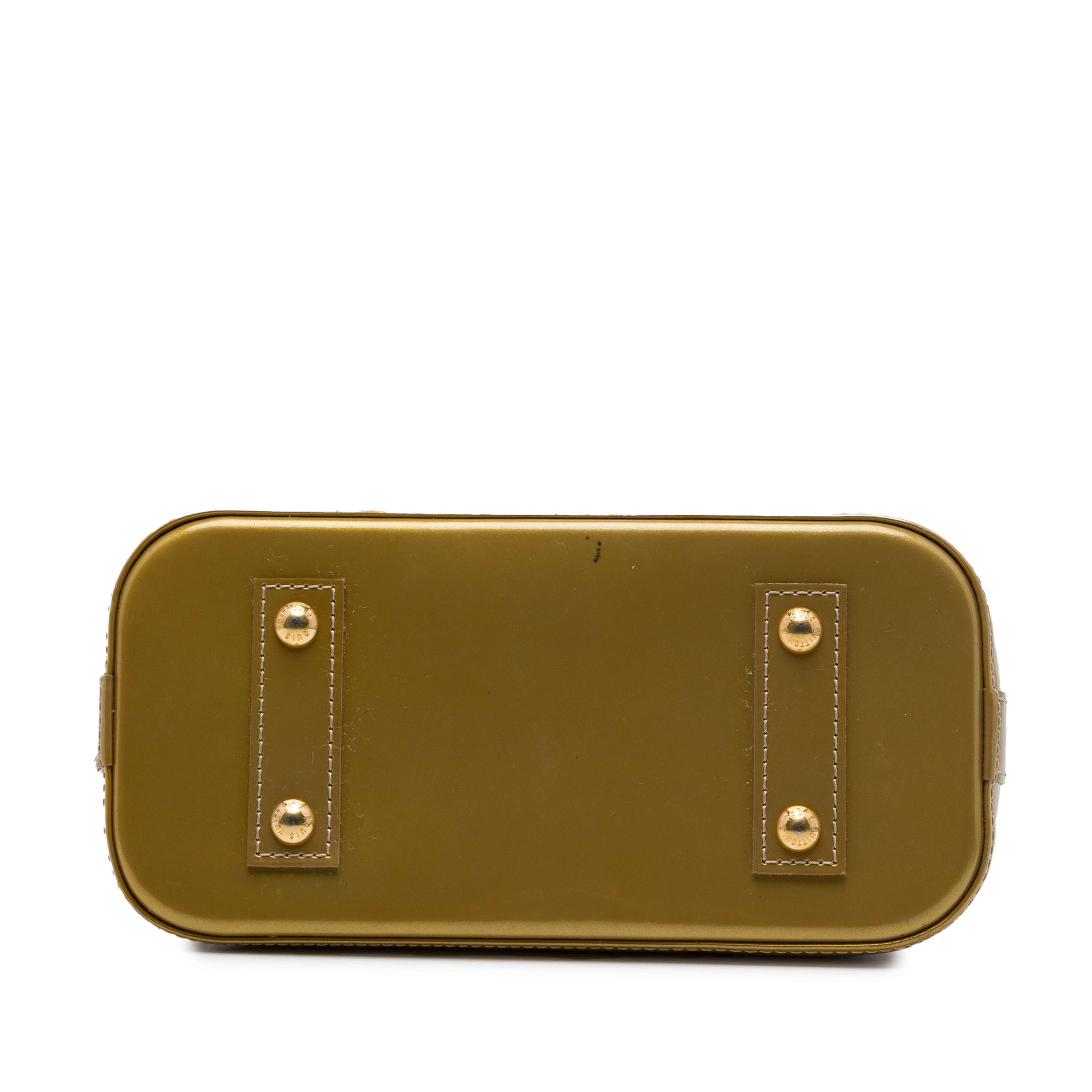 Louis Vuitton Monogram Vernis Alma Bb, från Luxclusif, i färgen brun. Klicka för att öppna bilden i stort format