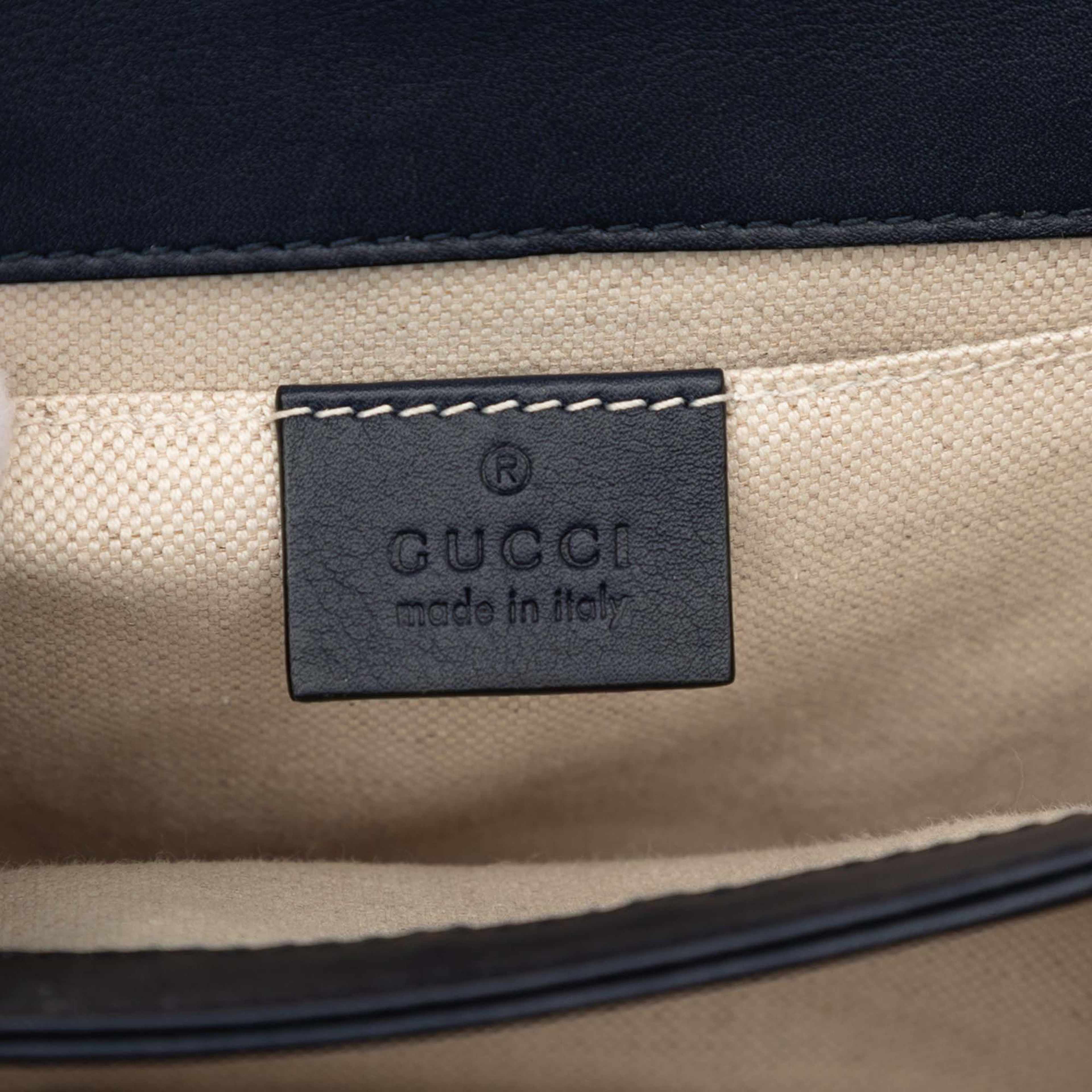Gucci Mini Calfskin Web Bamboo Dionysus Satchel, från Luxclusif, i färgen navy. Klicka för att öppna bilden i stort format