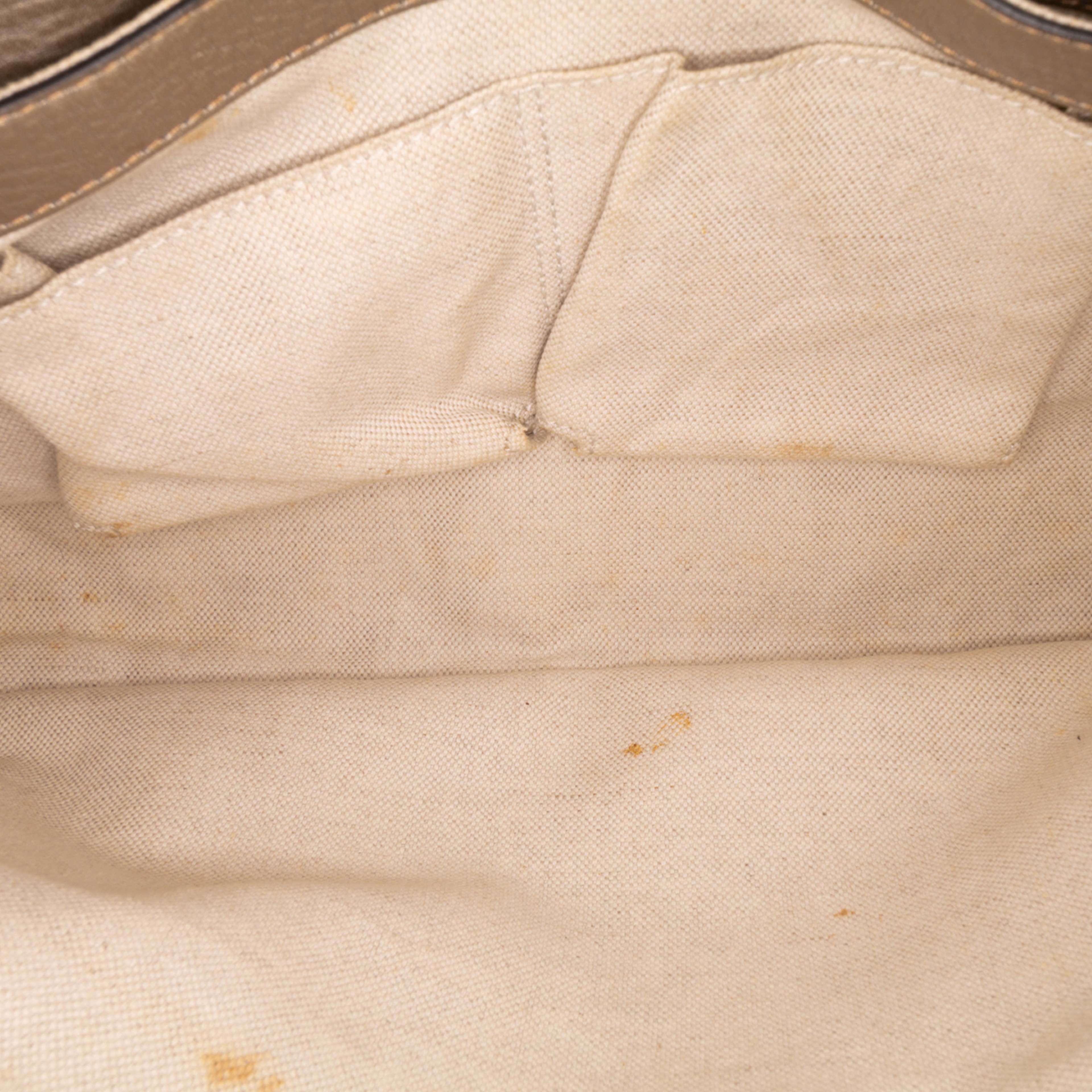 Gucci Medium Calfskin Bamboo Shopper Satchel, från Luxclusif, i färgen gold. Klicka för att öppna bilden i stort format