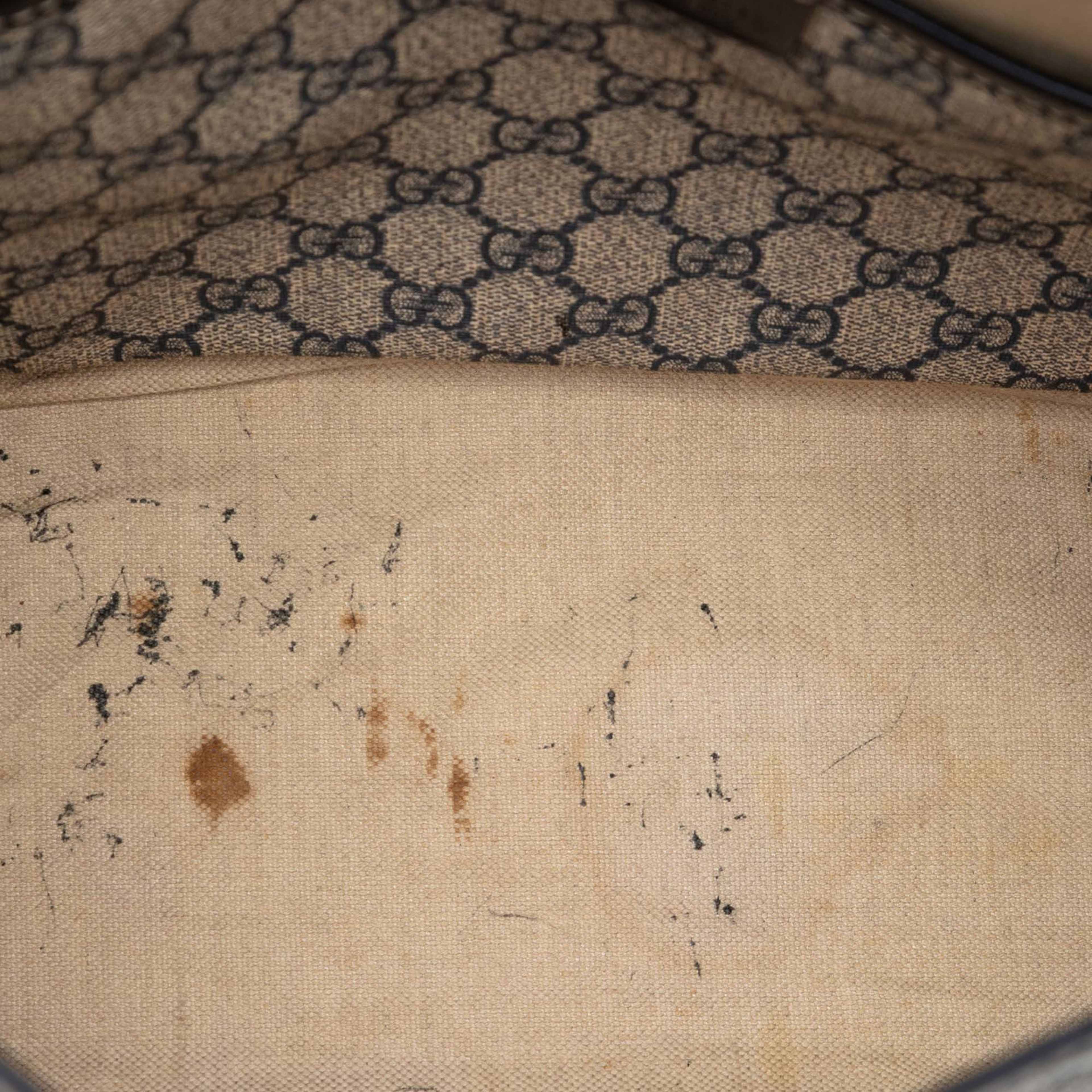 Gucci Gg Supreme Web Messenger Bag, från Luxclusif, i färgen beige. Klicka för att öppna bilden i stort format