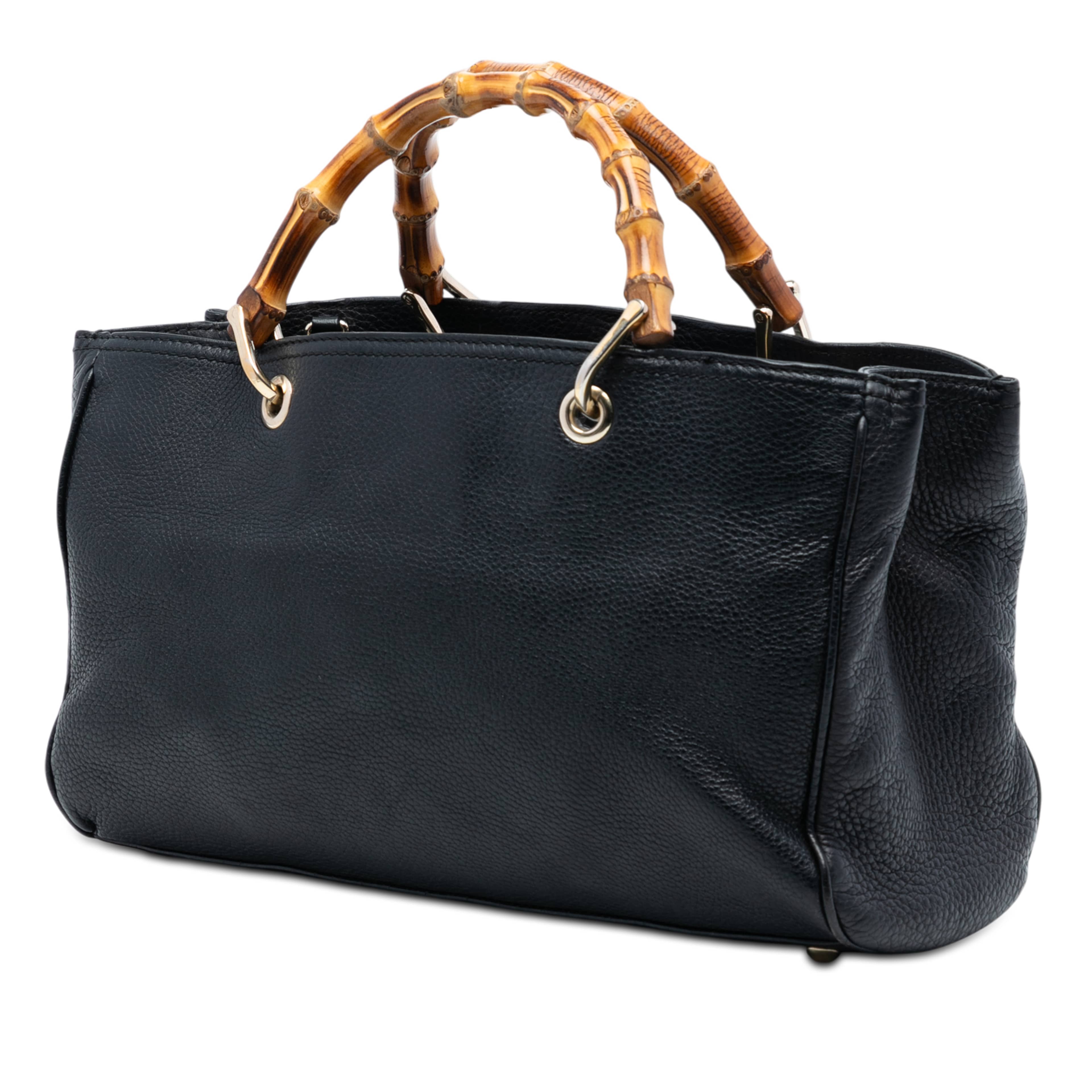Gucci Medium Calfskin Bamboo Shopper Satchel, från Luxclusif, i färgen black. Klicka för att öppna bilden i stort format