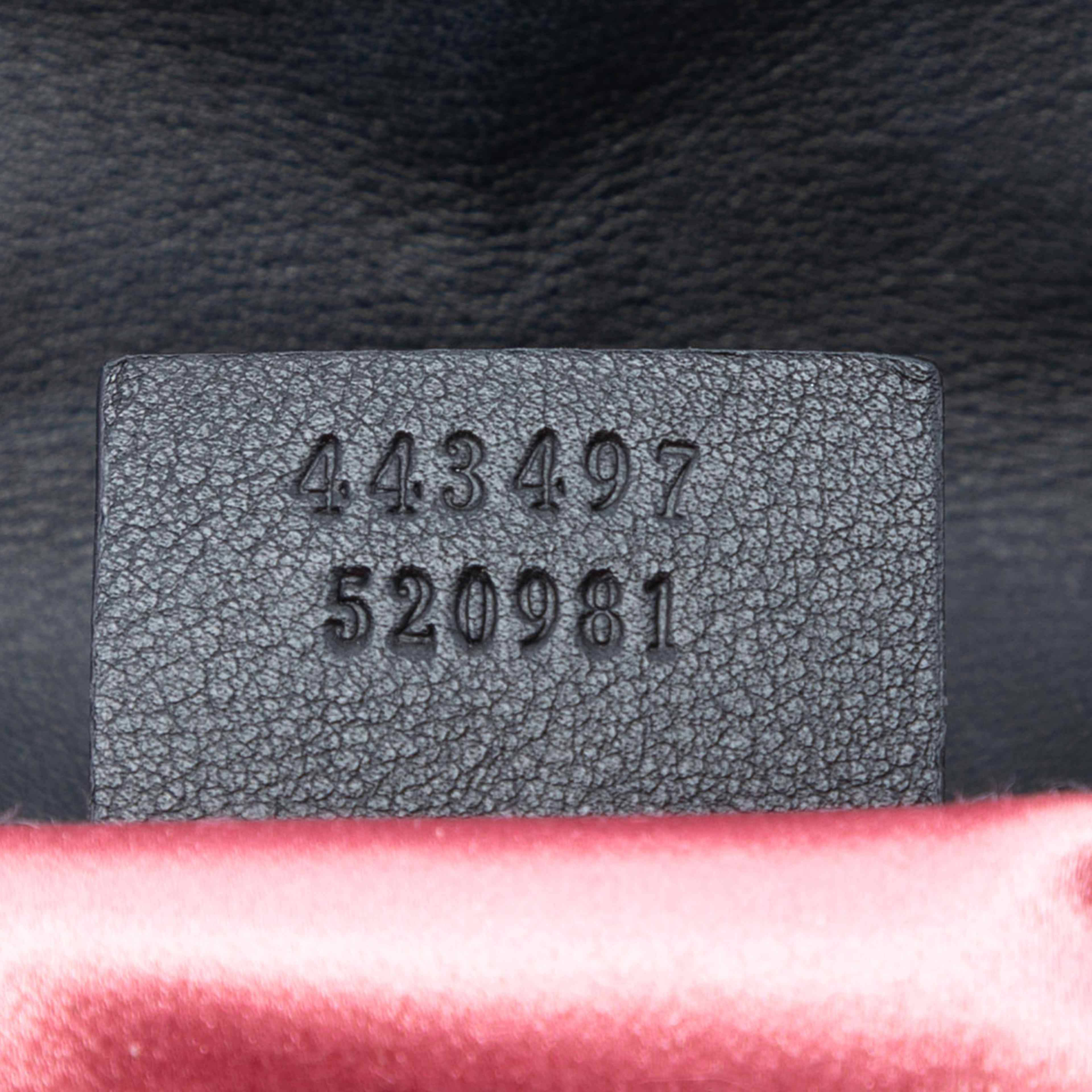 Gucci Medium Gg Marmont Matelasse Velvet Crystal Embellished Shoulder Bag, från Luxclusif, i färgen black. Klicka för att öppna bilden i stort format