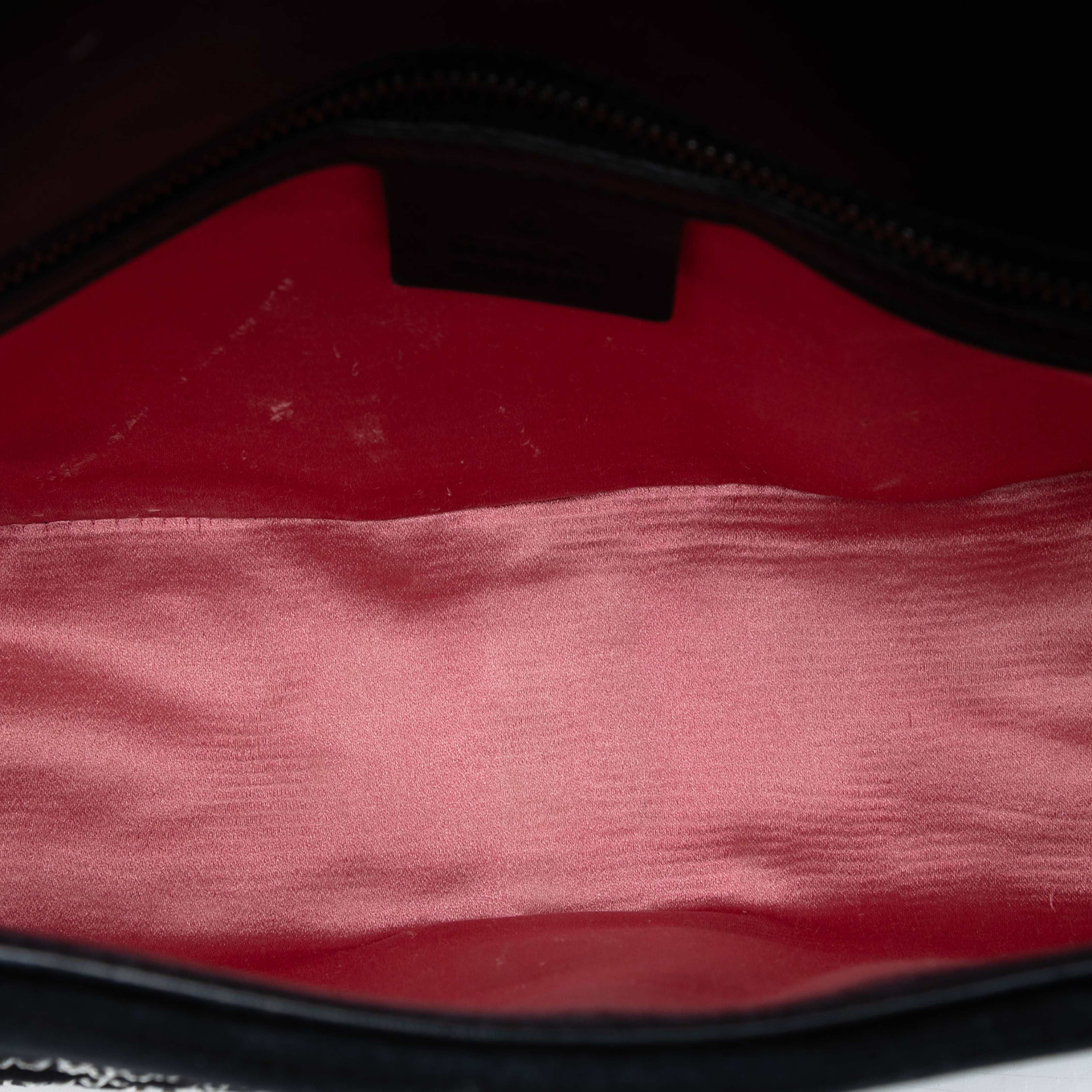 Gucci Medium Gg Marmont Matelasse Velvet Crystal Embellished Shoulder Bag, från Luxclusif, i färgen black. Klicka för att öppna bilden i stort format