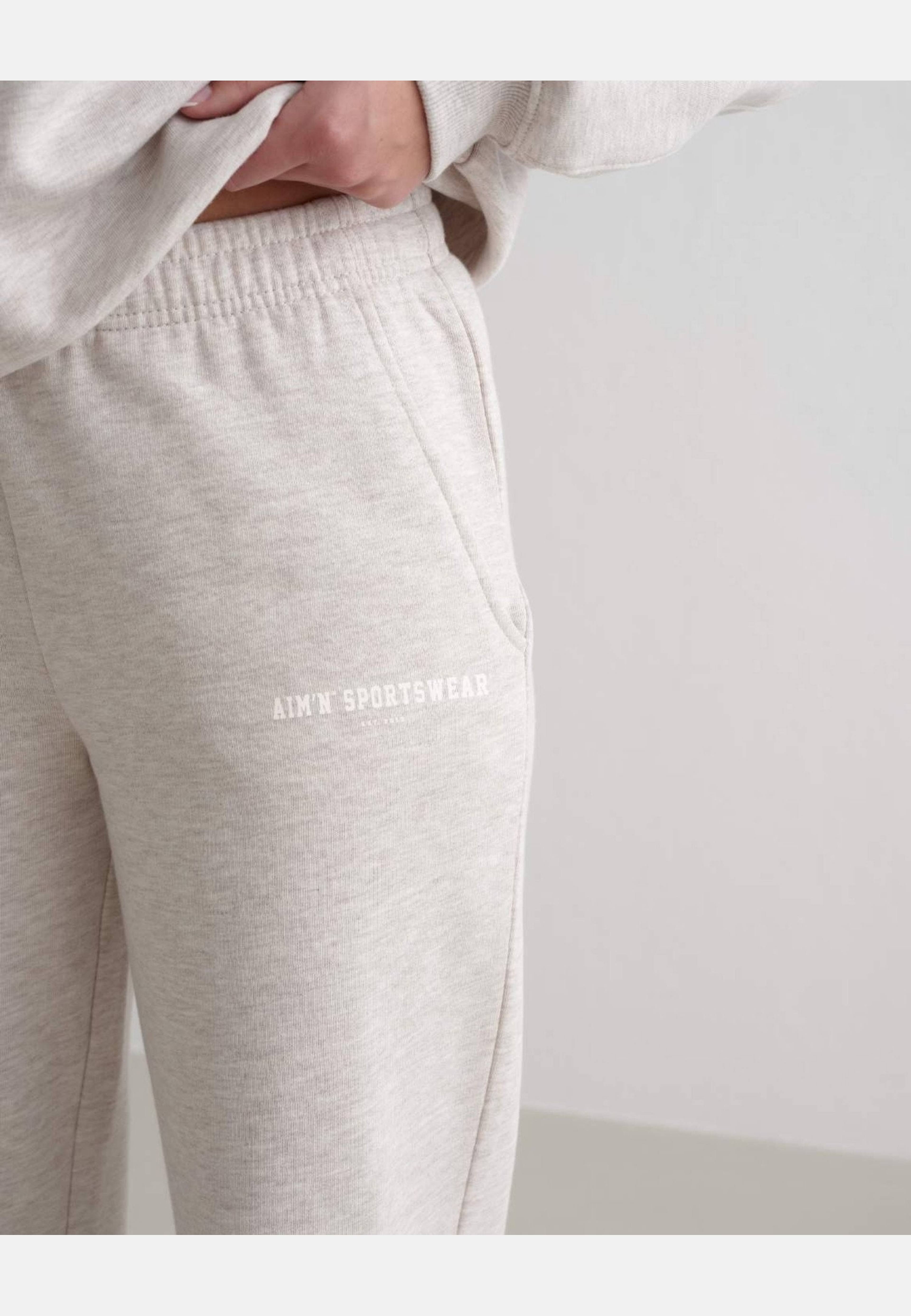 Classic Sweatpants, från aim'n, i färgen beige melange. Klicka för att öppna bilden i stort format