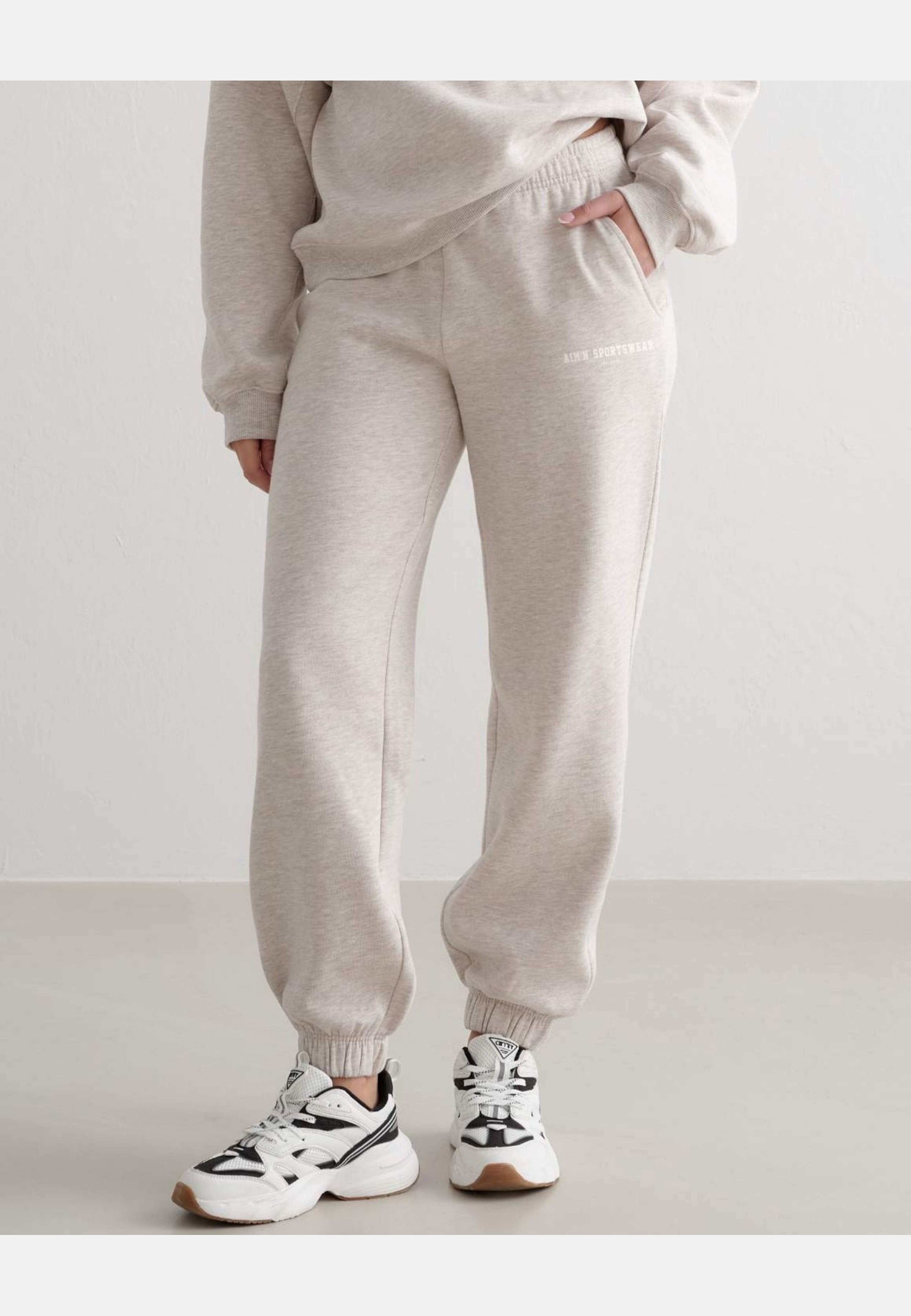 Classic Sweatpants, från aim'n, i färgen beige melange. Klicka för att öppna bilden i stort format