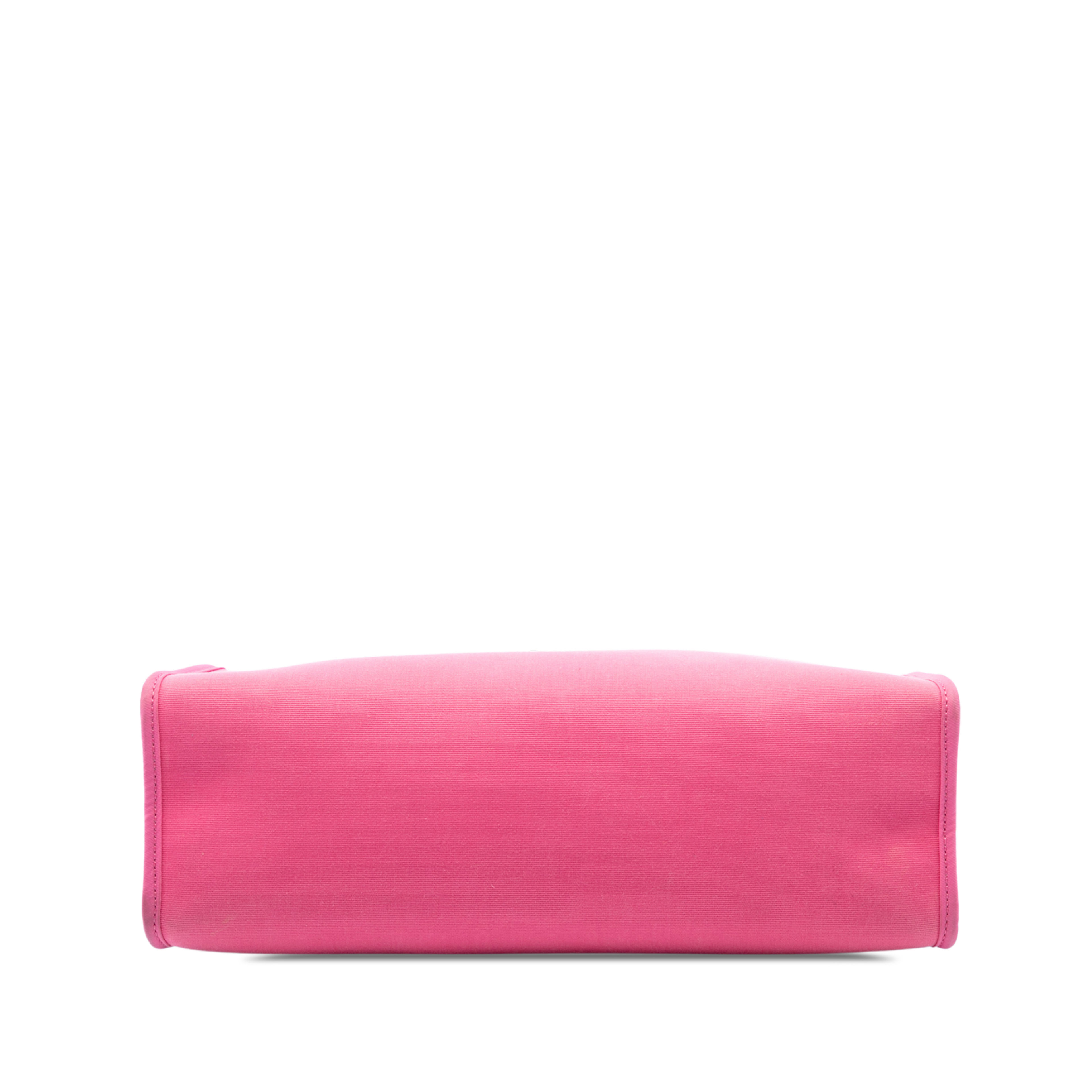 Hermès Toile Herbag Zip 31, från Luxclusif, i färgen rosa. Klicka för att öppna bilden i stort format