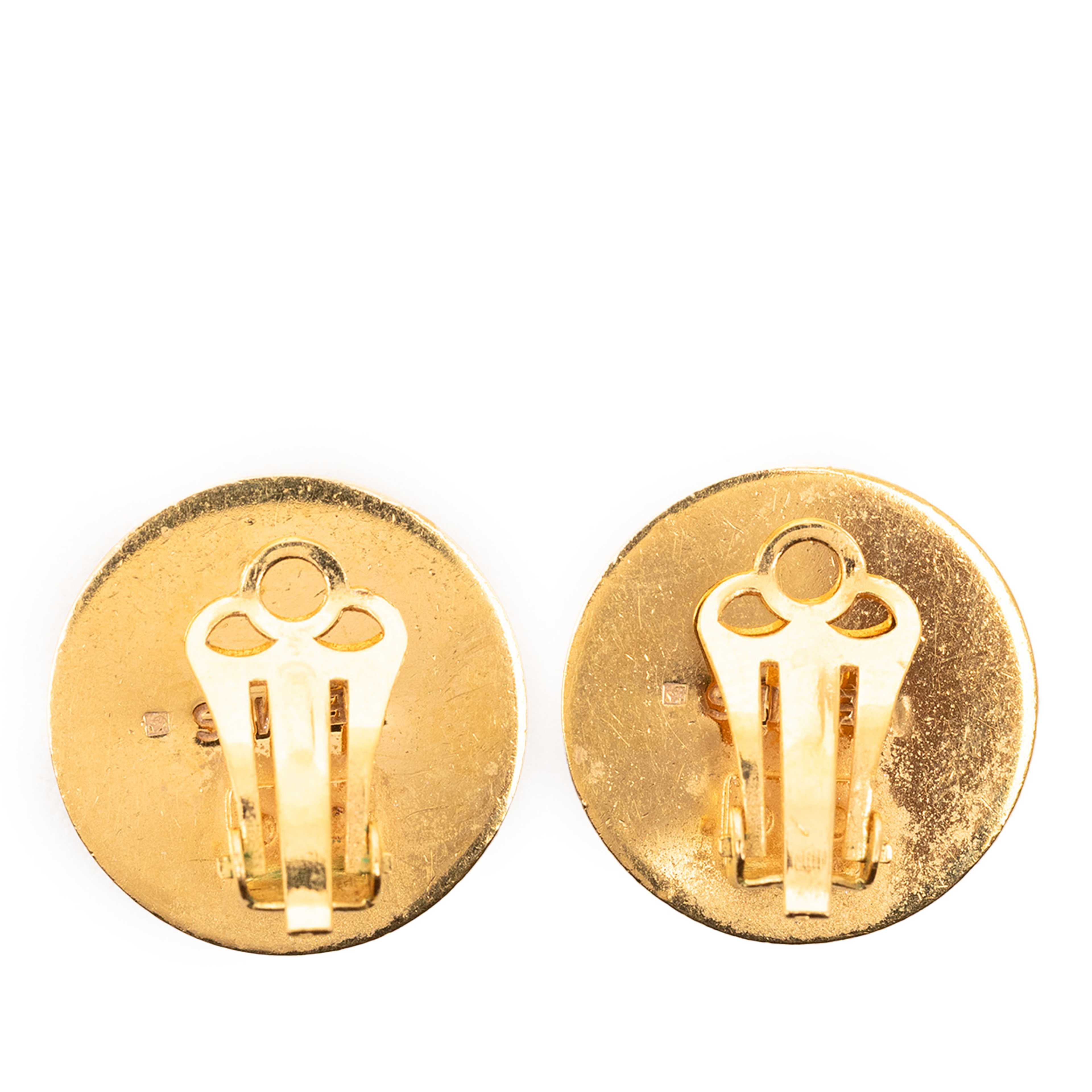 Hermès Enamel Clip On Earrings, från Luxclusif, i färgen guld. Klicka för att öppna bilden i stort format