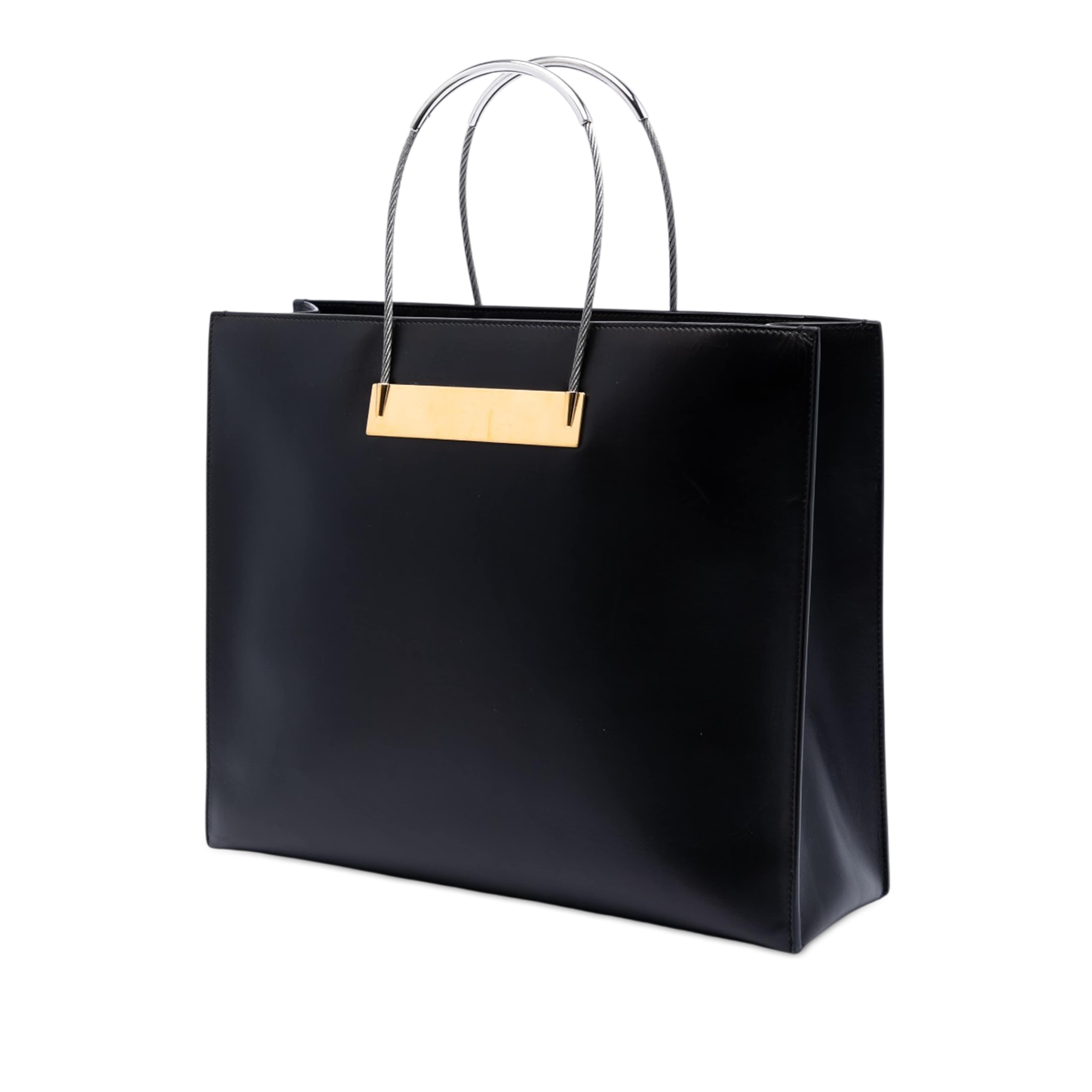 Balenciaga Small Leather Cable Shopper Tote, från Luxclusif, i färgen black. Klicka för att öppna bilden i stort format
