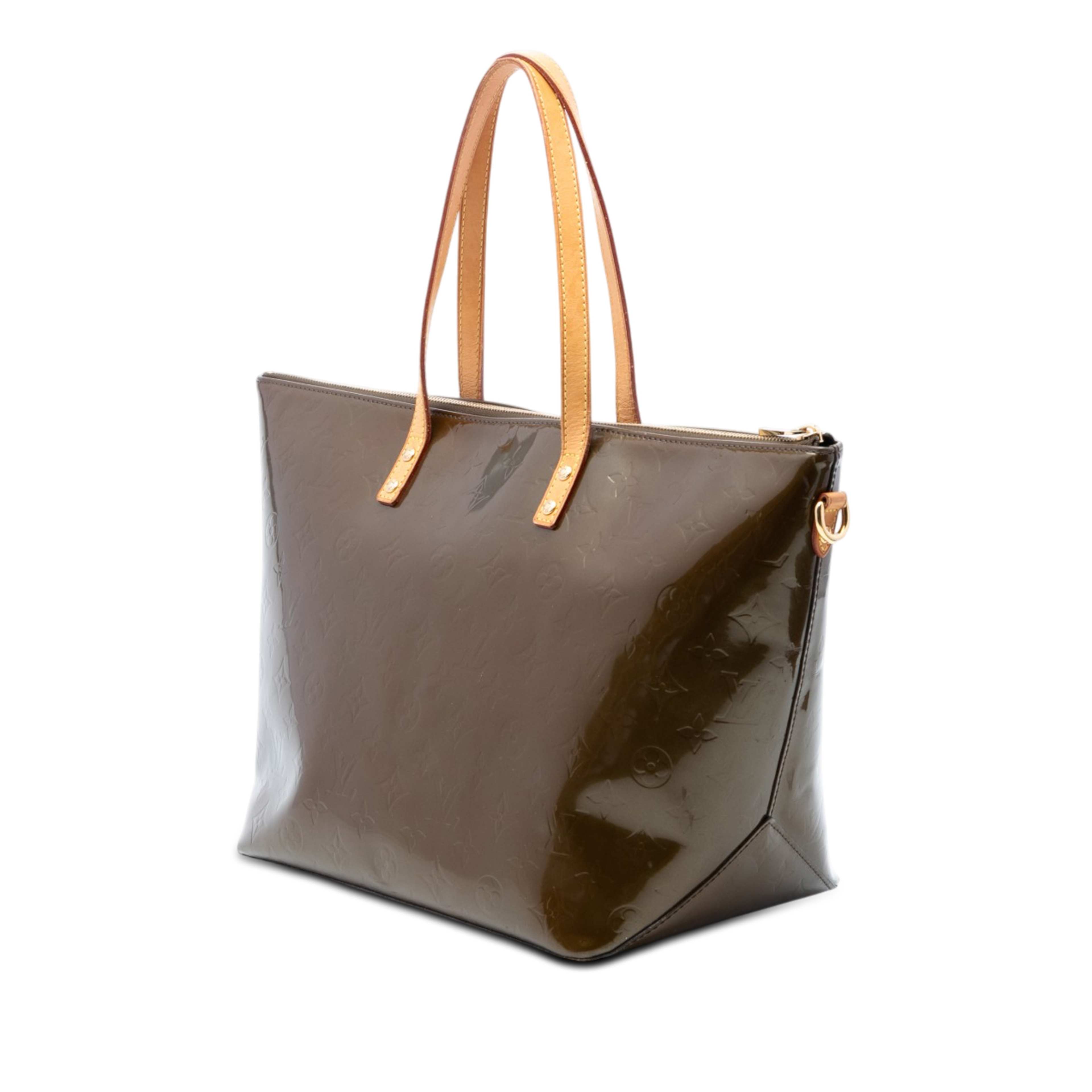 Louis Vuitton Monogram Vernis Bellevue Gm, från Luxclusif, i färgen brun. Klicka för att öppna bilden i stort format