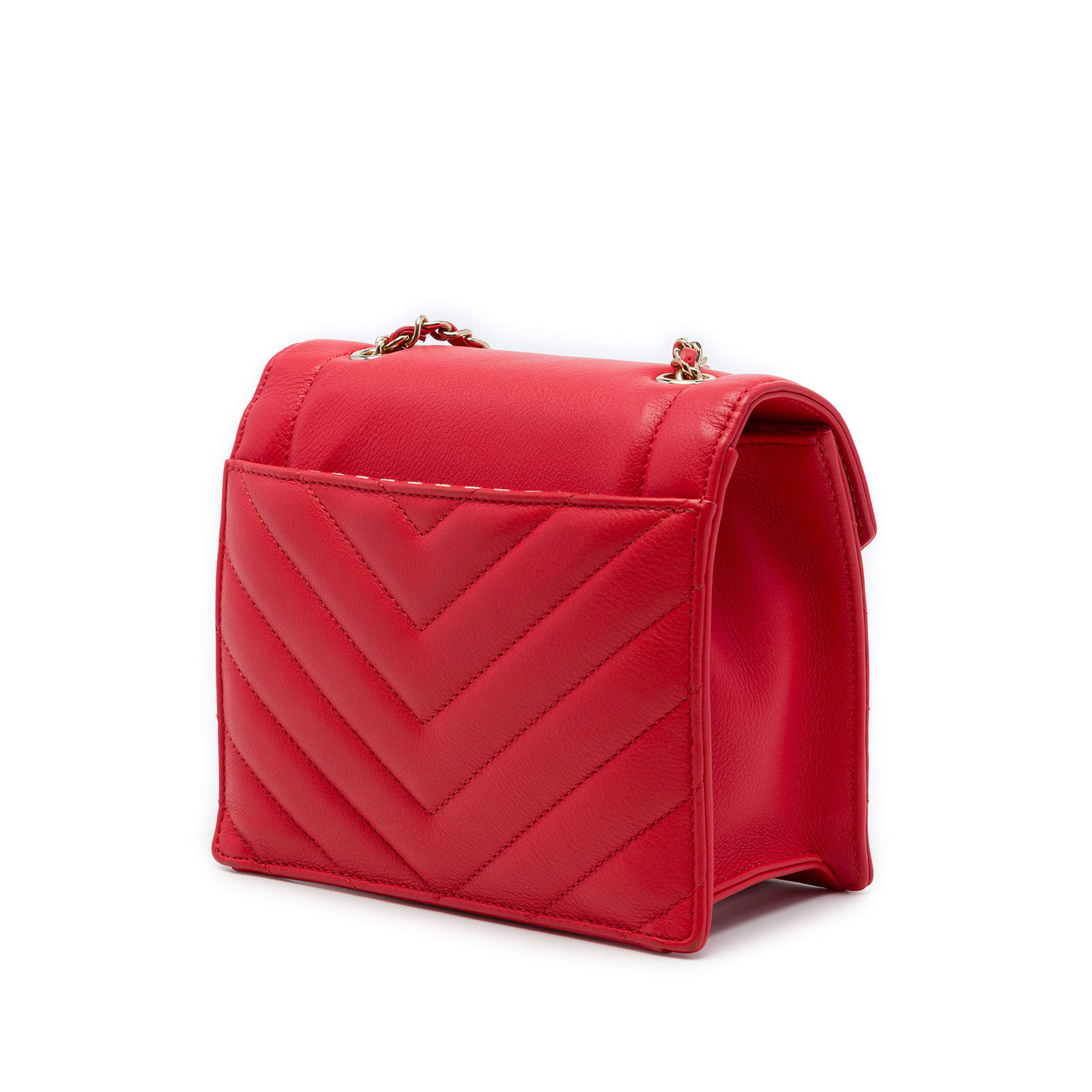 Chanel Small Cc Chevron Calfskin Envelope Flap, från Luxclusif, i färgen röd. Klicka för att öppna bilden i stort format
