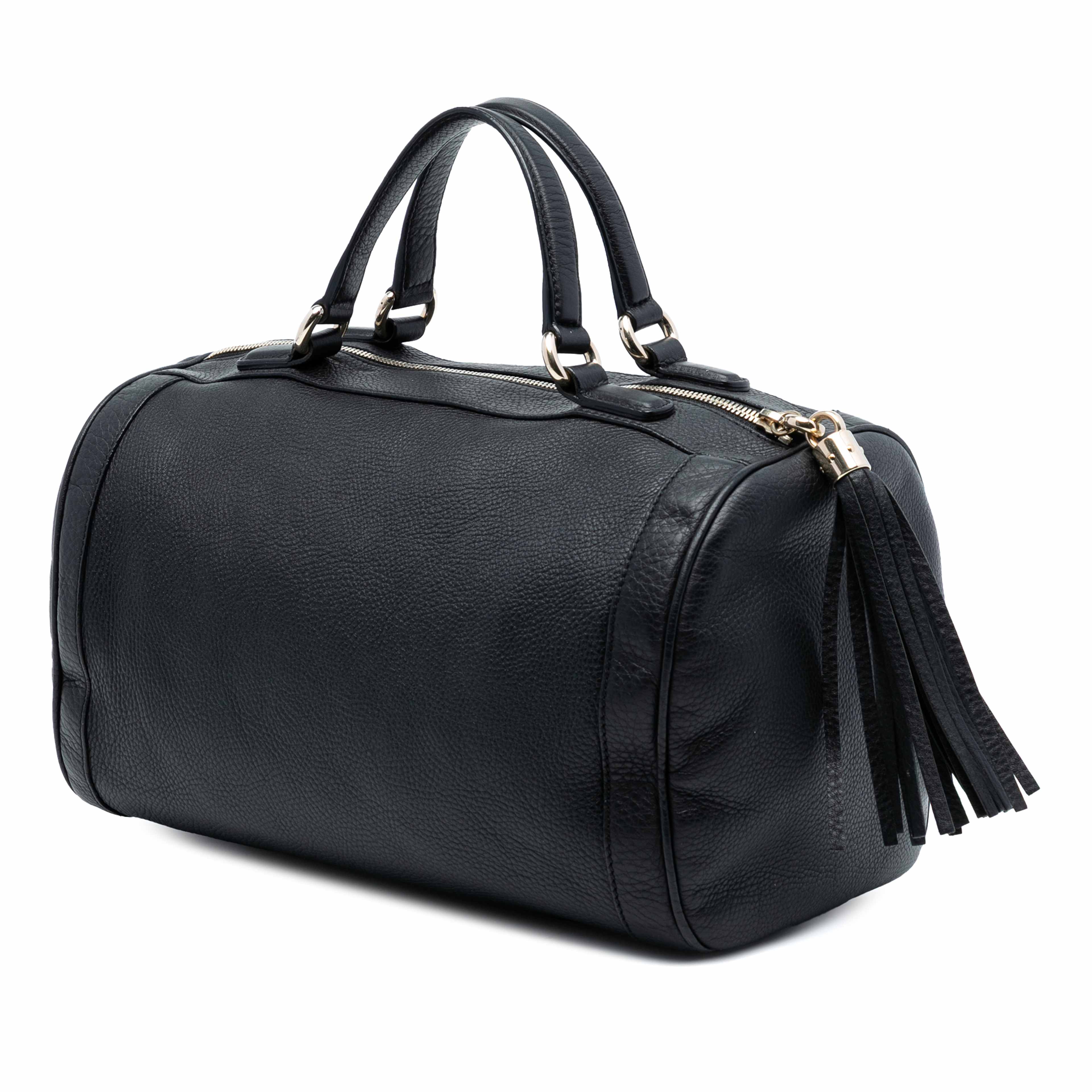 Gucci Medium Pebbled Calfskin Soho Boston Bag, från Luxclusif, i färgen black. Klicka för att öppna bilden i stort format