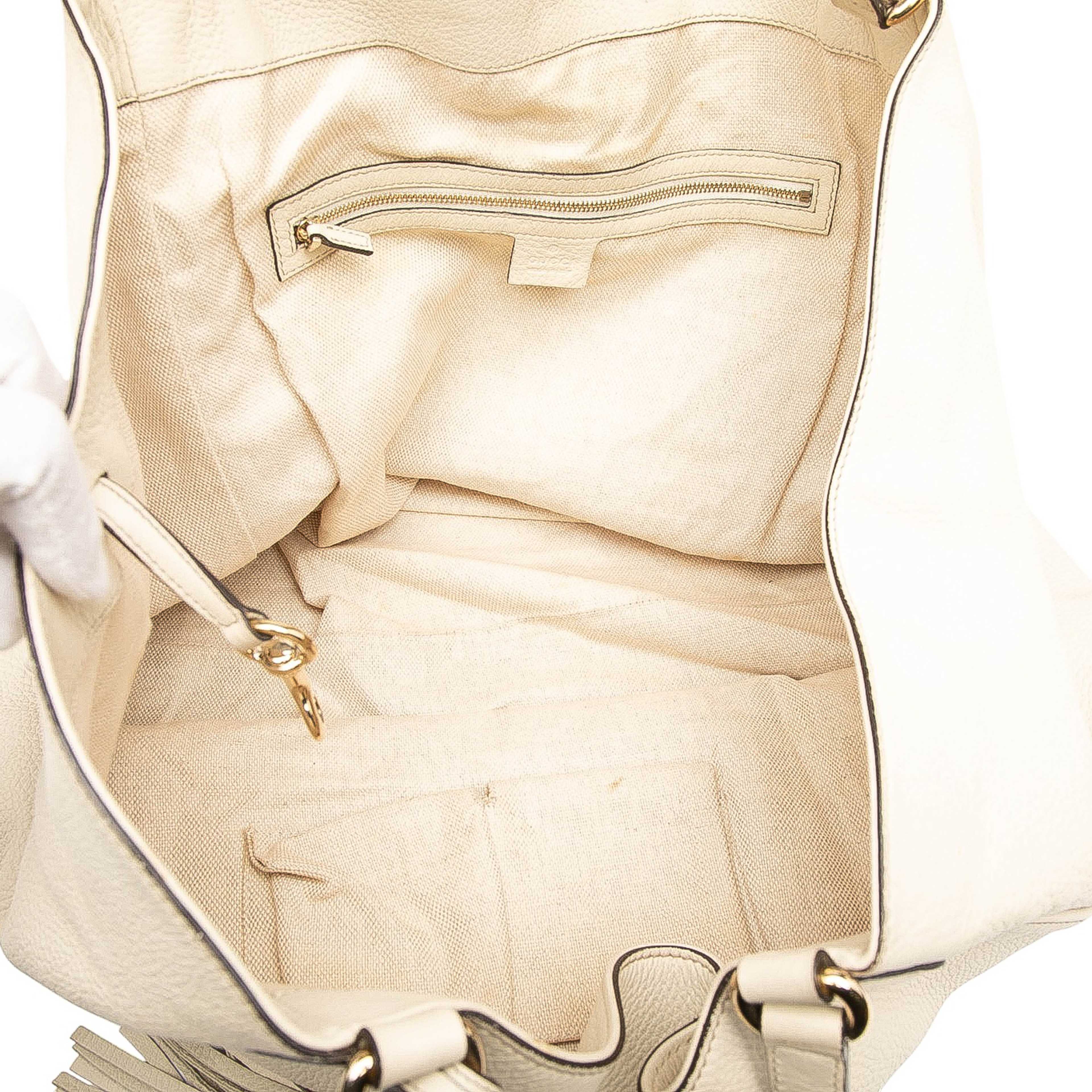 Gucci Large Leather Soho Cellarius Tote, från Luxclusif, i färgen white. Klicka för att öppna bilden i stort format