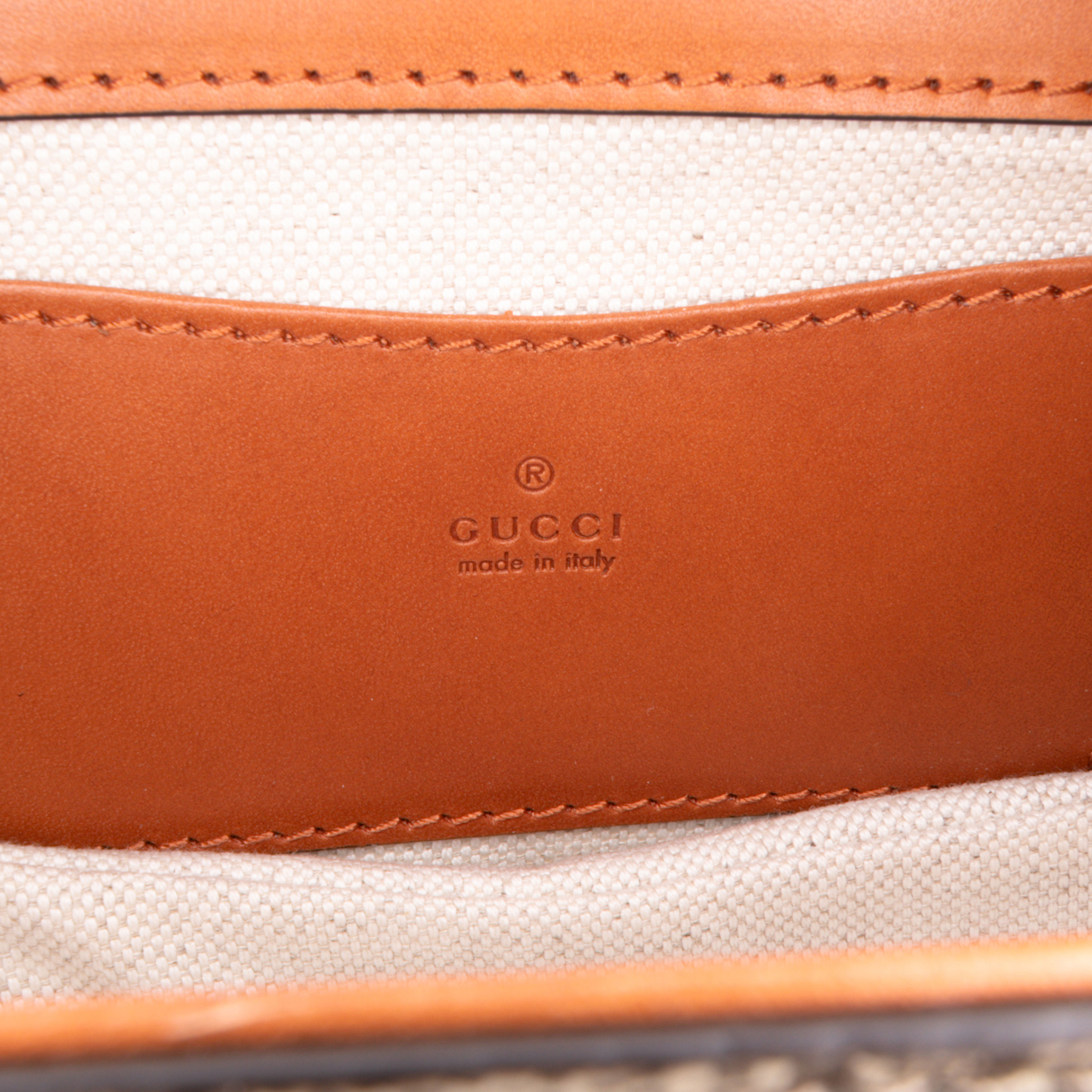 Gucci Mini Gg Supreme Web Bamboo 1947 Belt Bag, från Luxclusif, i färgen beige. Klicka för att öppna bilden i stort format