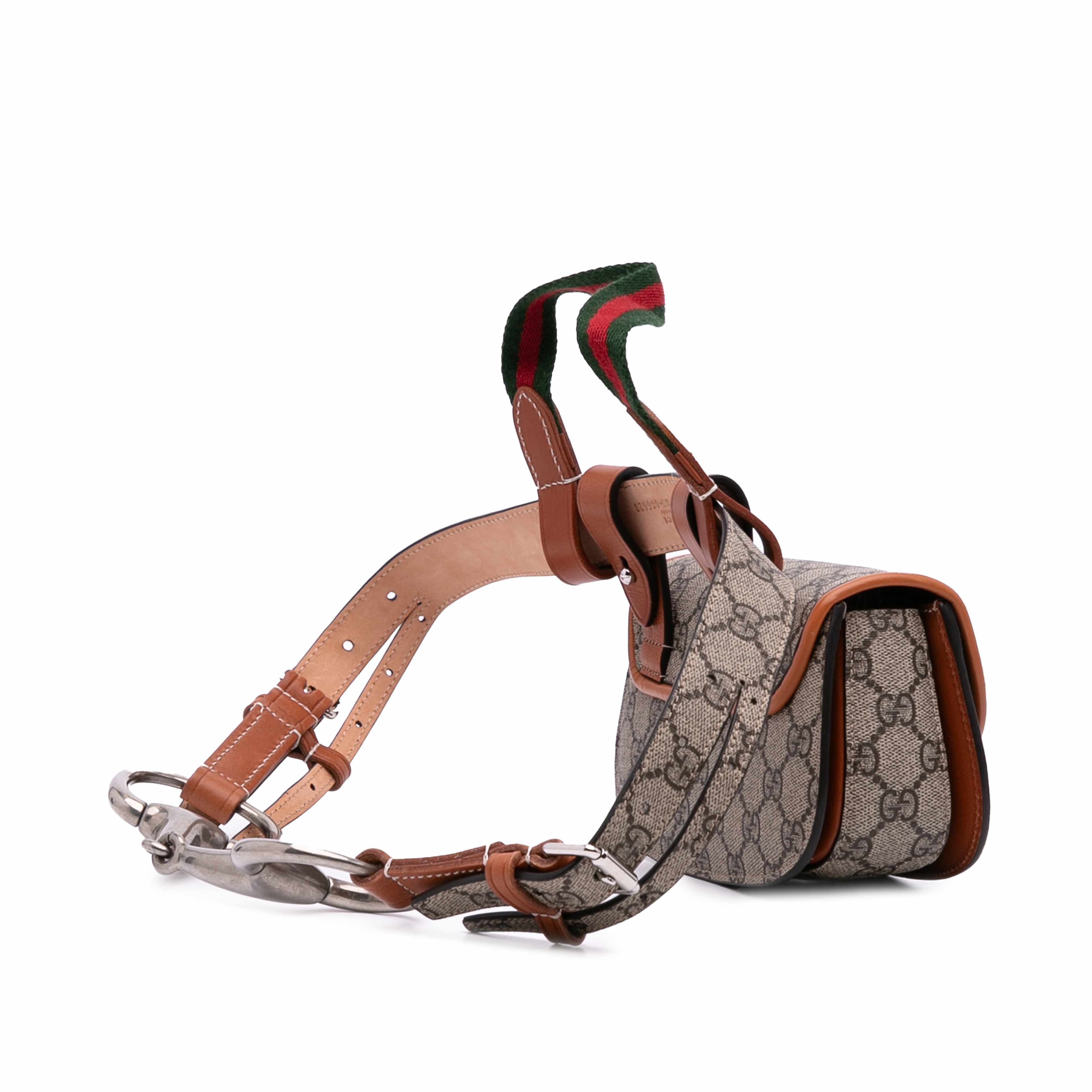 Gucci Mini Gg Supreme Web Bamboo 1947 Belt Bag, från Luxclusif, i färgen beige. Klicka för att öppna bilden i stort format