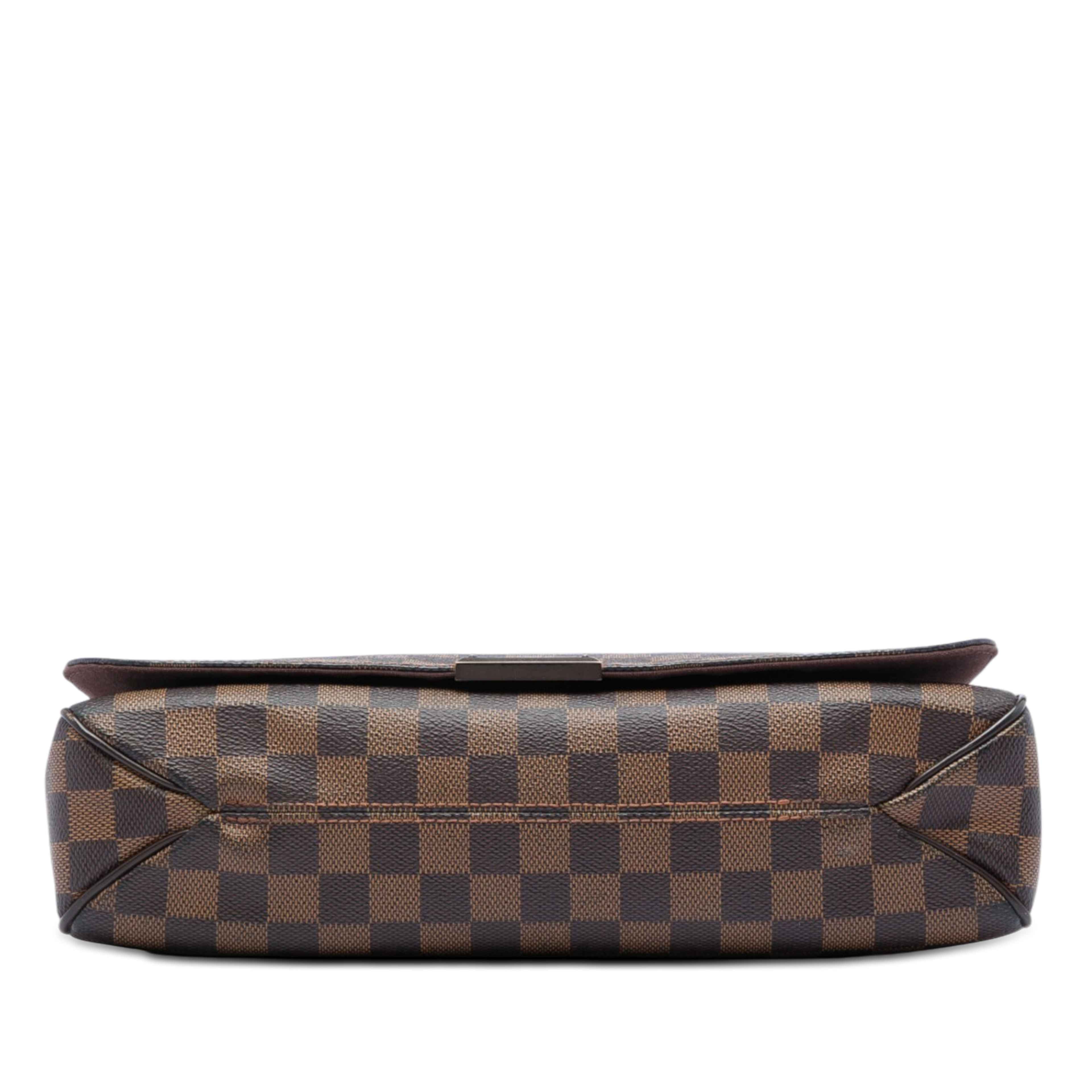 Louis Vuitton Damier Ebene District Mm, från Luxclusif, i färgen brun. Klicka för att öppna bilden i stort format