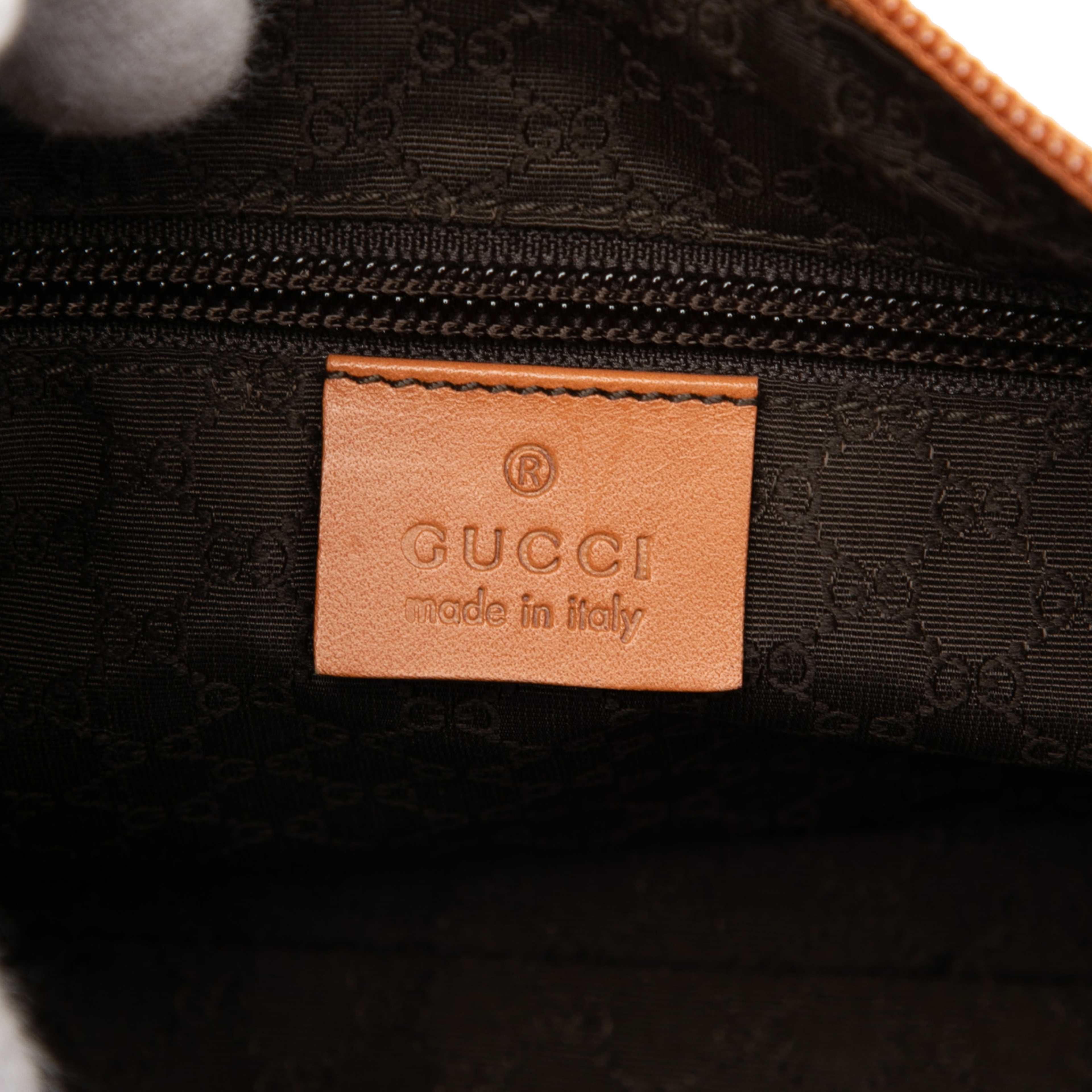 Gucci Canvas Crossbody, från Luxclusif, i färgen orange. Klicka för att öppna bilden i stort format