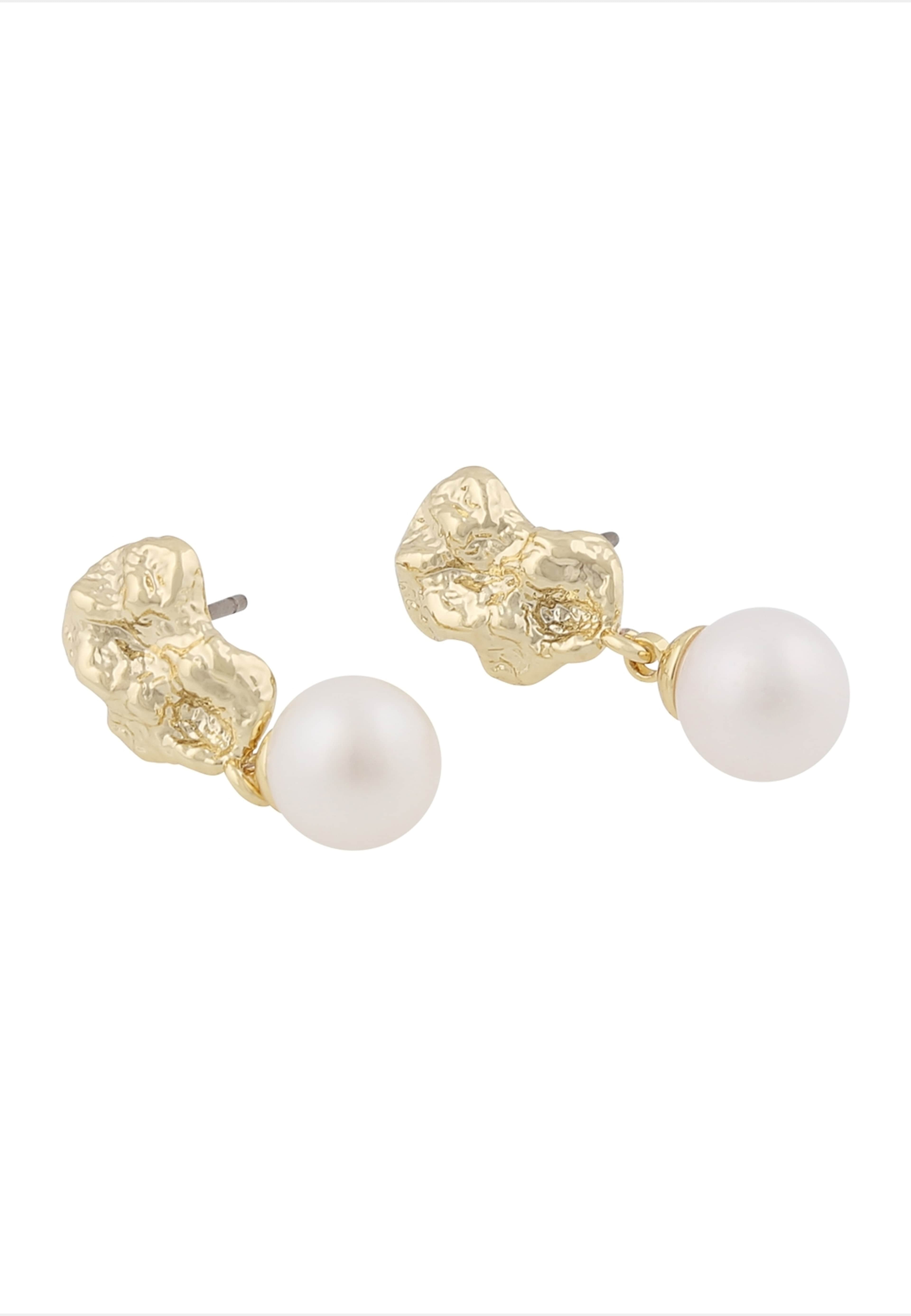Brittany Short Pendant Ear