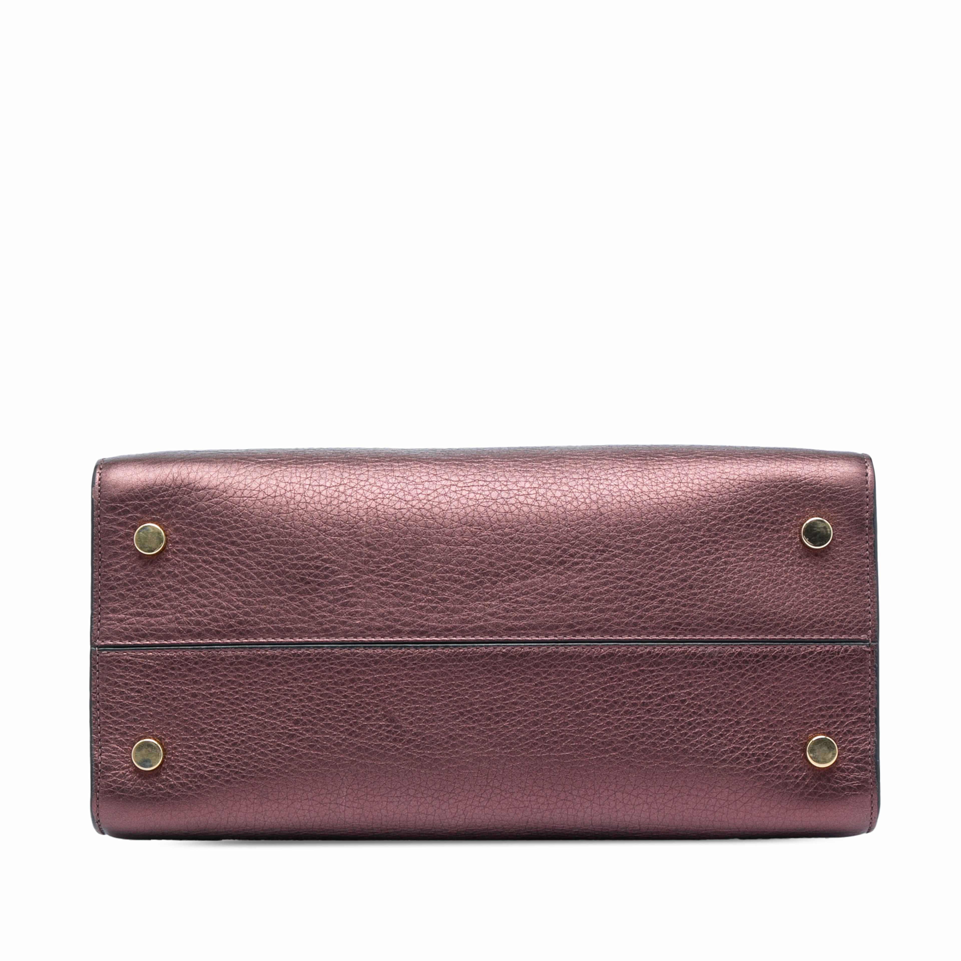 Dior Medium Metallic Grained Calfskin Diorever Satchel, från Luxclusif, i färgen röd. Klicka för att öppna bilden i stort format