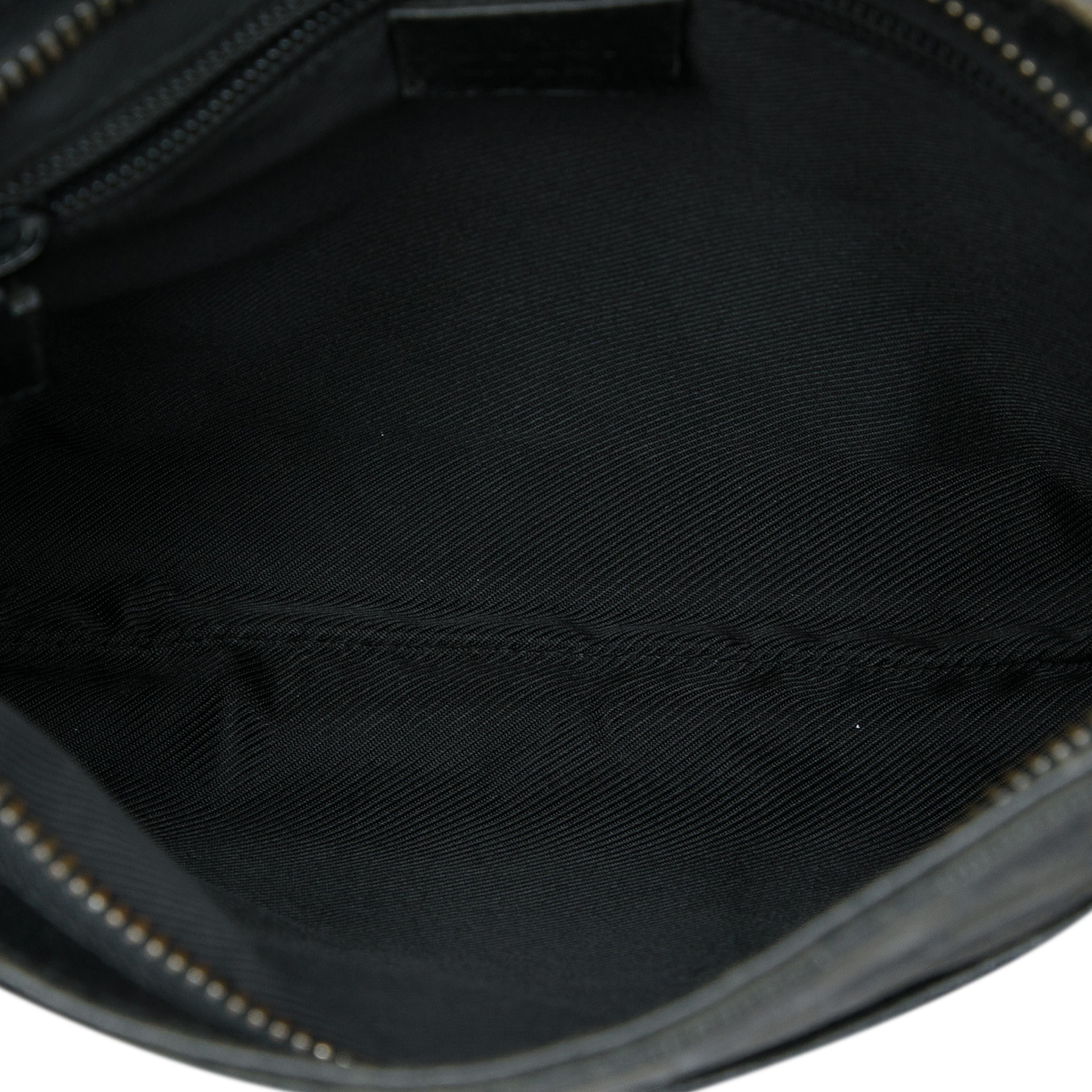 Gucci Gg Canvas Crossbody, från Luxclusif, i färgen svart. Klicka för att öppna bilden i stort format