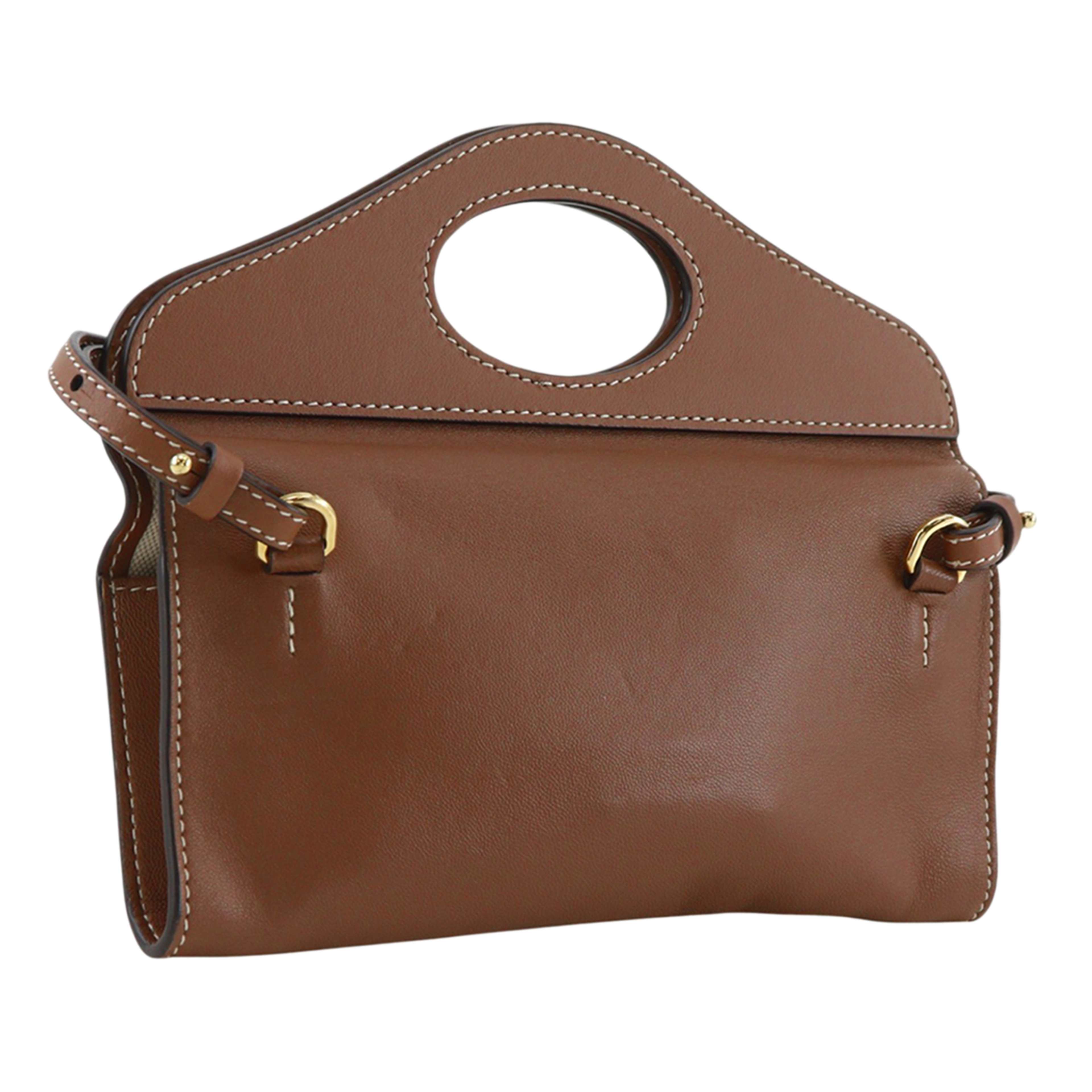 Burberry Calfskin Pocket Clutch With Strap, från Luxclusif, i färgen brun. Klicka för att öppna bilden i stort format
