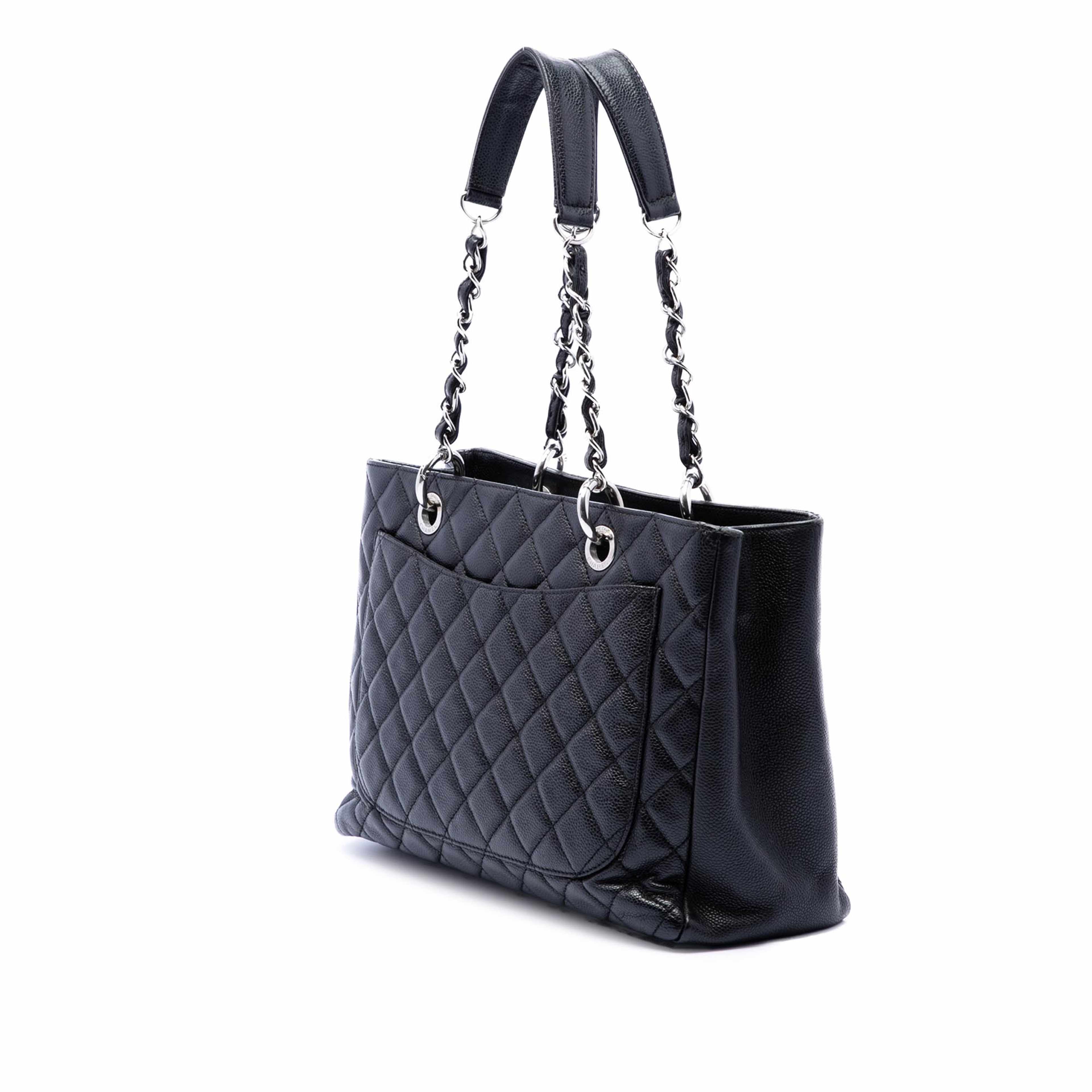 Chanel Caviar Grand Shopping Tote, från Luxclusif, i färgen svart. Klicka för att öppna bilden i stort format