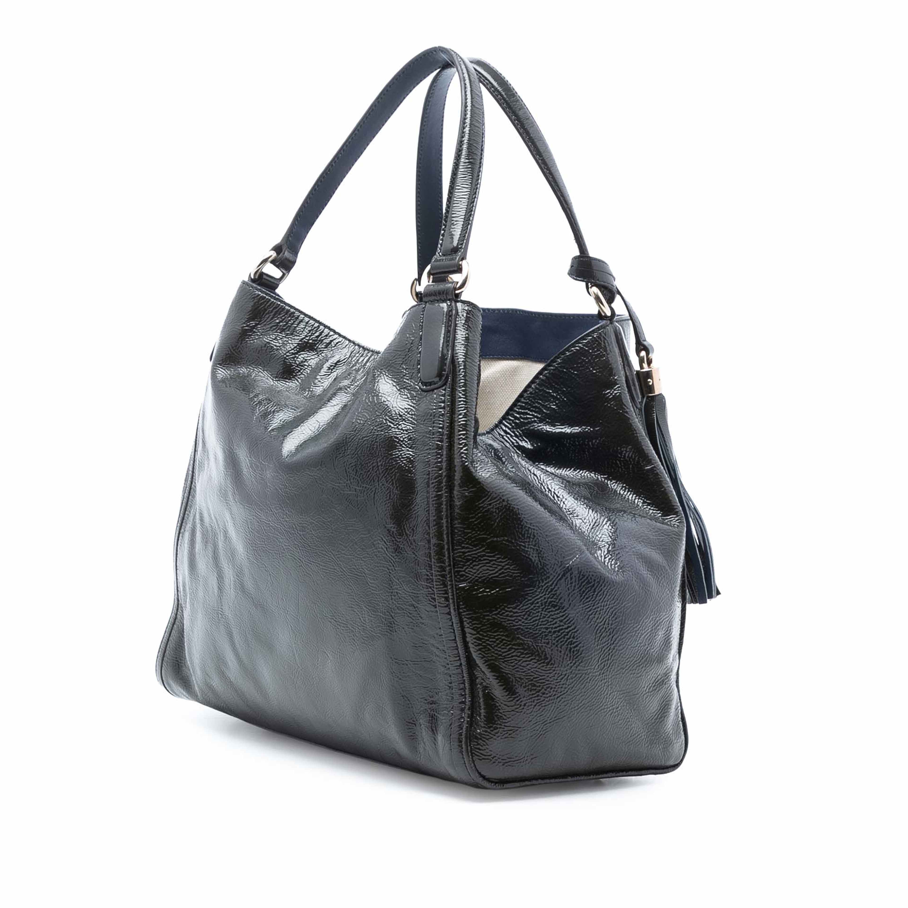 Gucci Medium Patent Soho Cellarius Tote, från Luxclusif, i färgen navy. Klicka för att öppna bilden i stort format