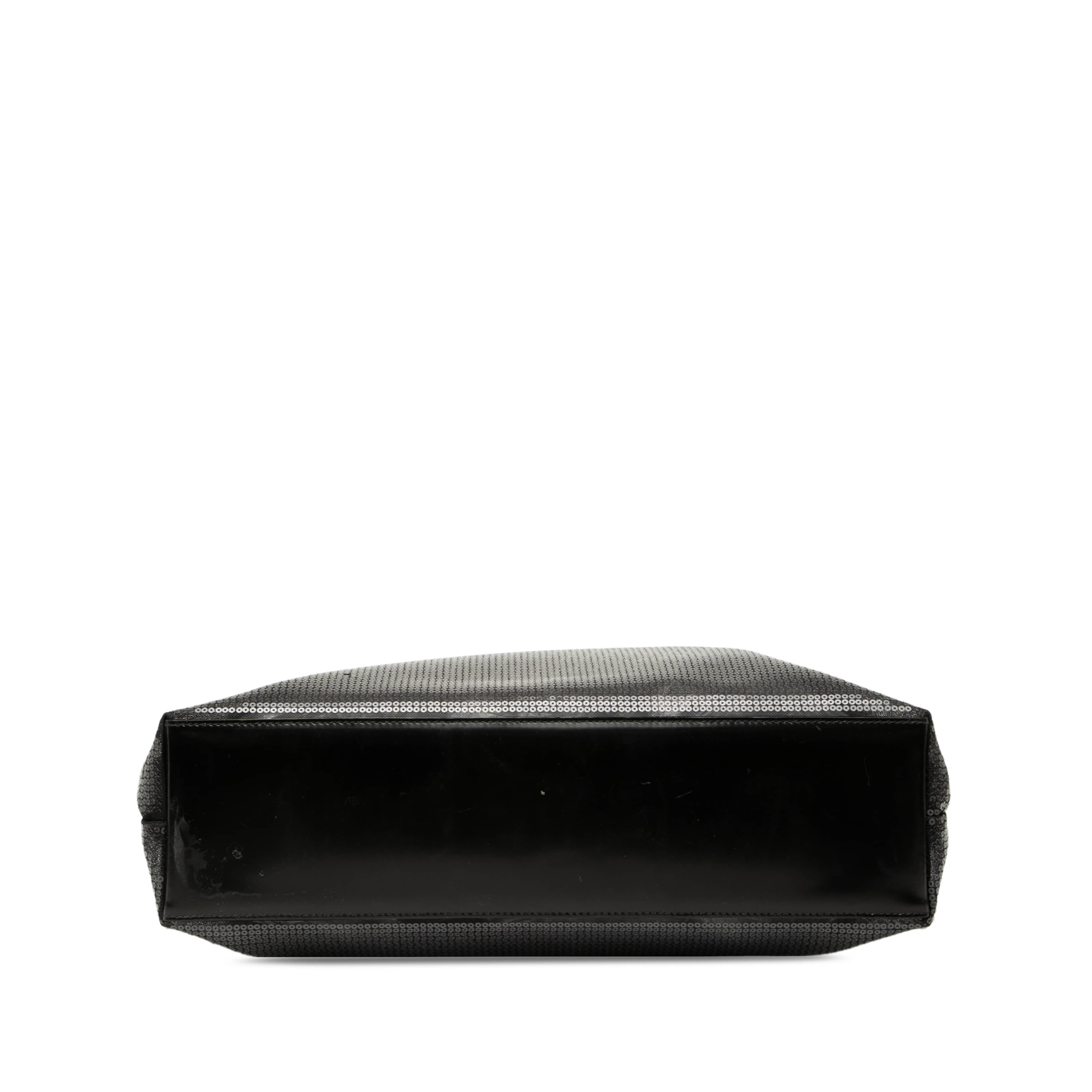 Prada Large Sequined Mesh Logo Tote, från Luxclusif, i färgen black. Klicka för att öppna bilden i stort format