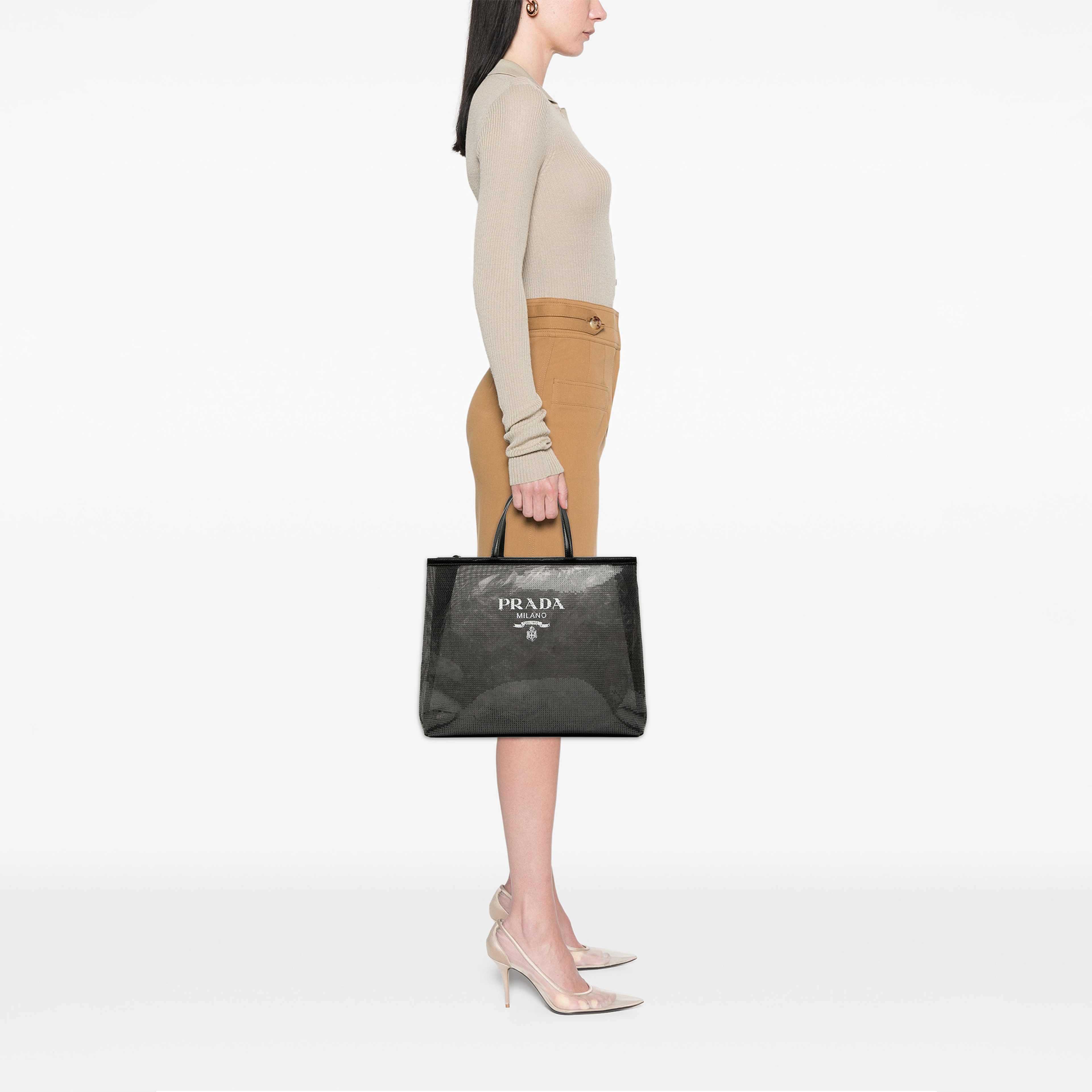 Prada Large Sequined Mesh Logo Tote, från Luxclusif, i färgen svart. Klicka för att öppna bilden i stort format
