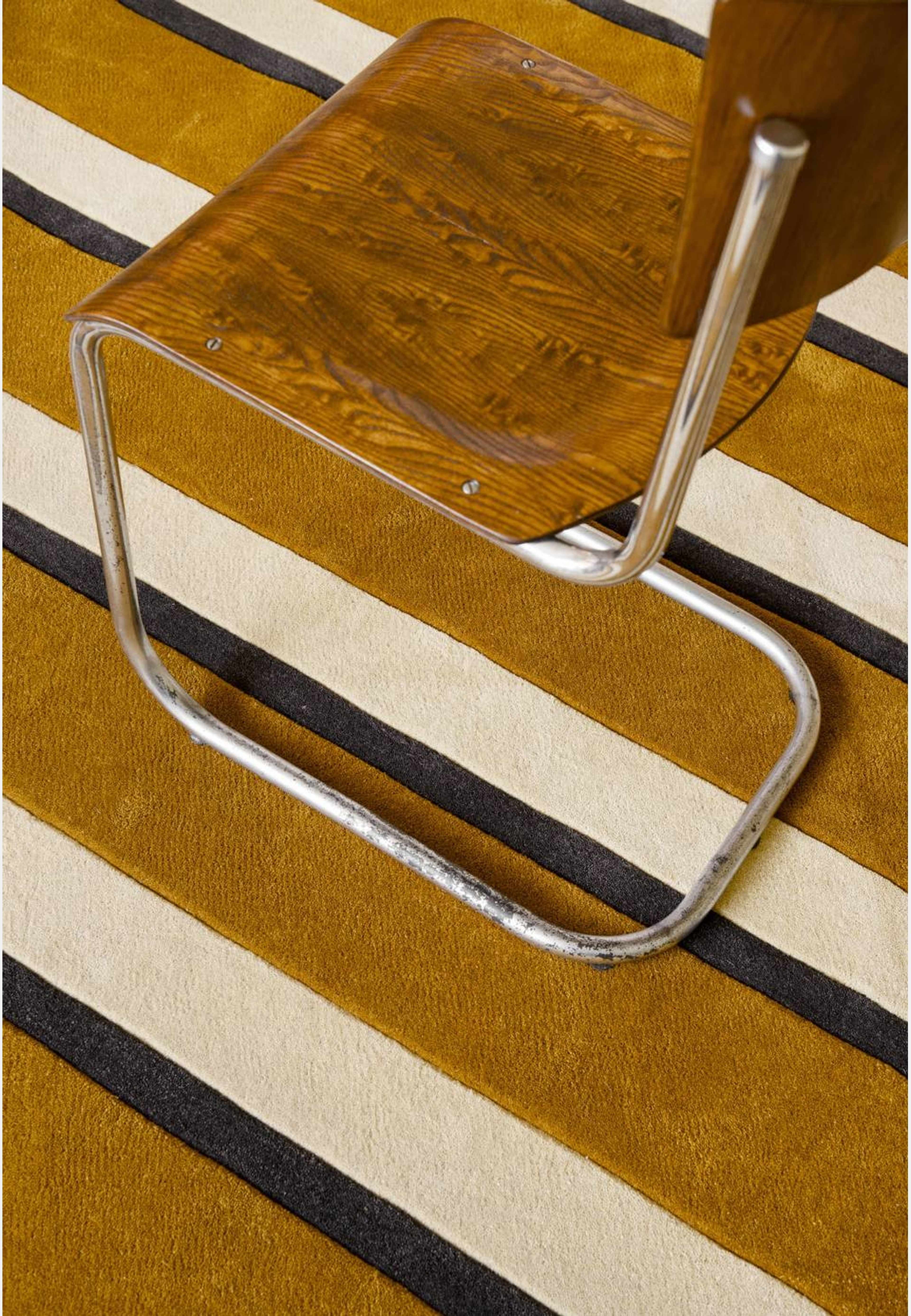 Teklan Diagonal Ullmatta Sand, från Layered, i färgen sand. Klicka för att öppna bilden i stort format