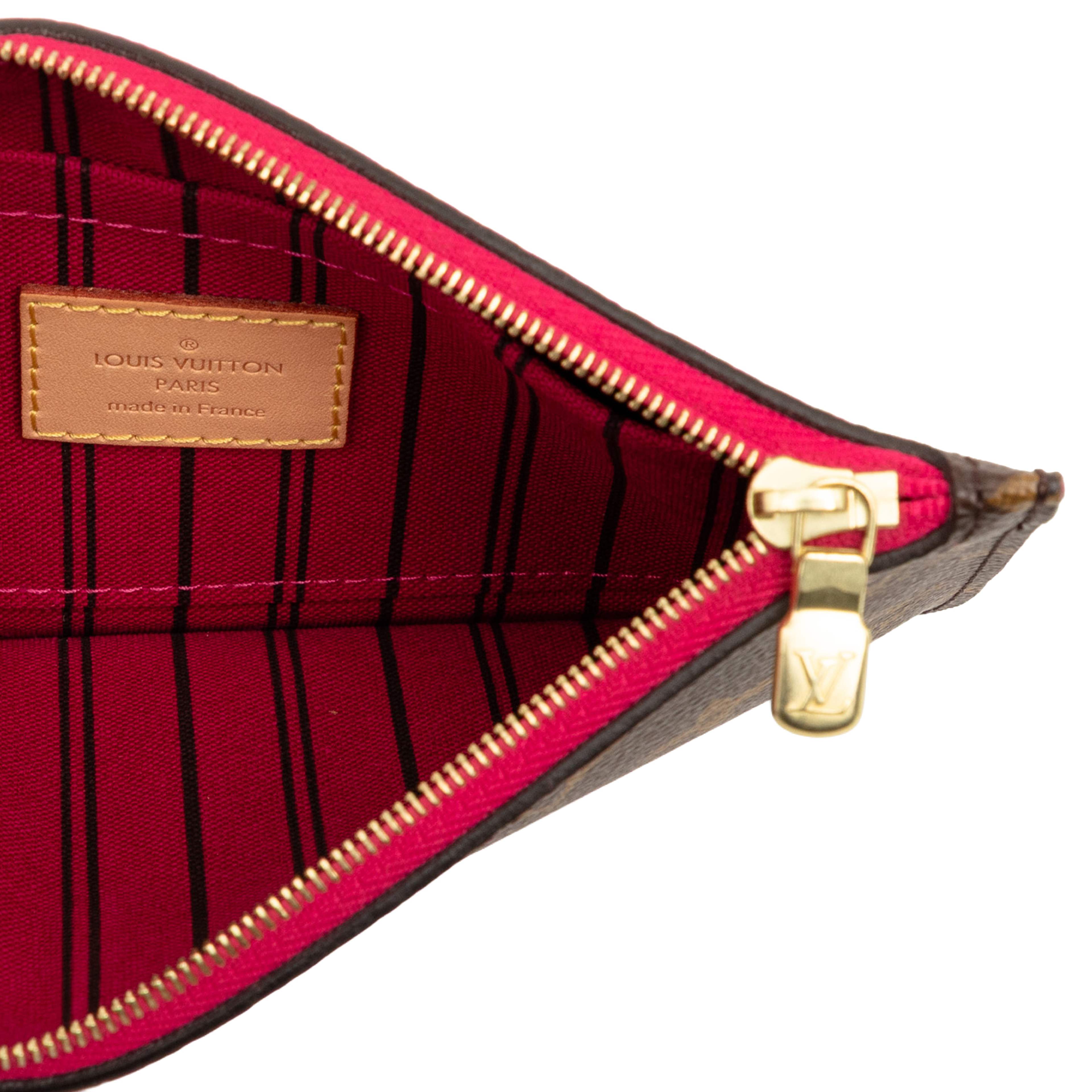 Louis Vuitton Monogram Neverfull Pochette Pm, från Luxclusif, i färgen brown. Klicka för att öppna bilden i stort format