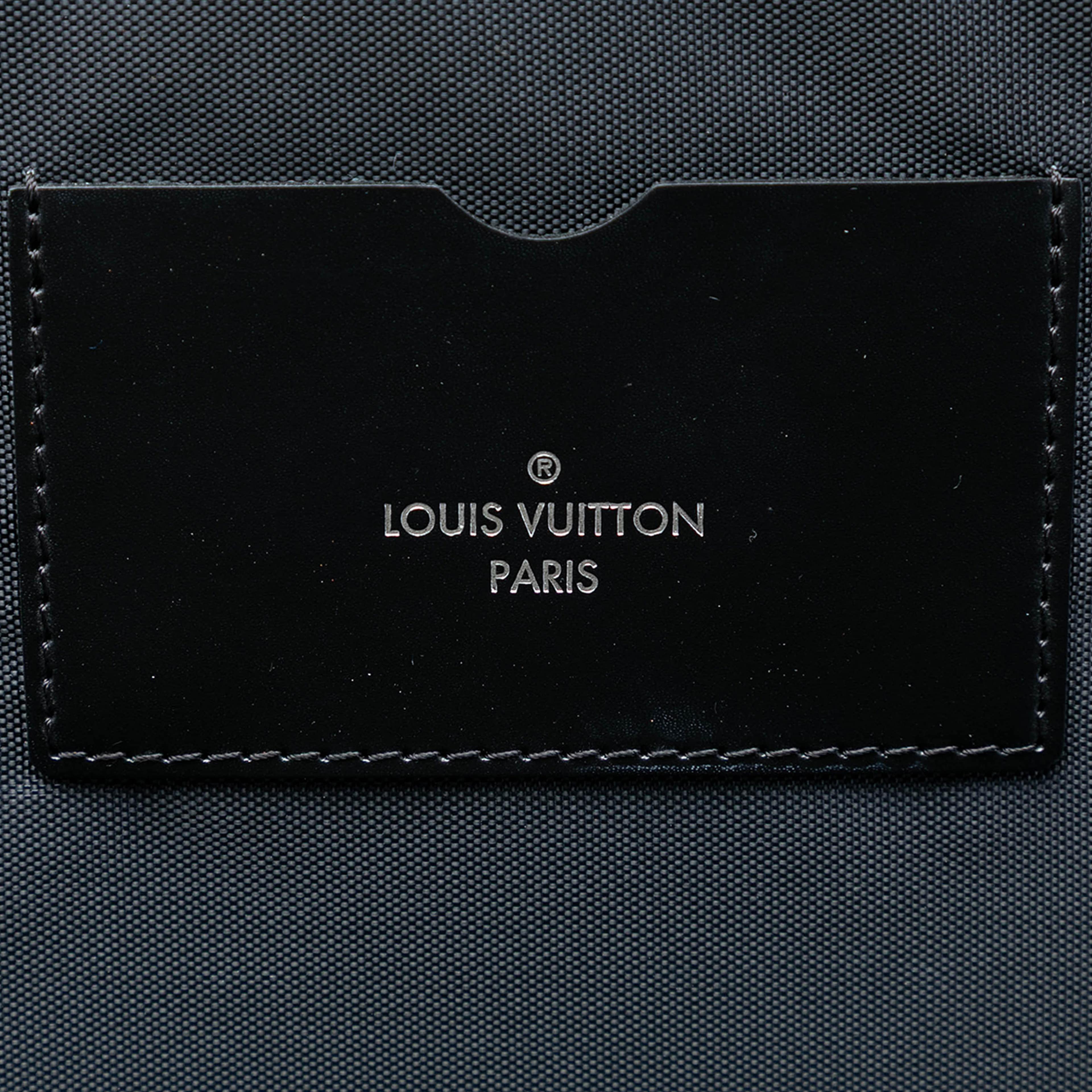 Louis Vuitton Damier Graphite Pegase 65, från Luxclusif, i färgen black. Klicka för att öppna bilden i stort format