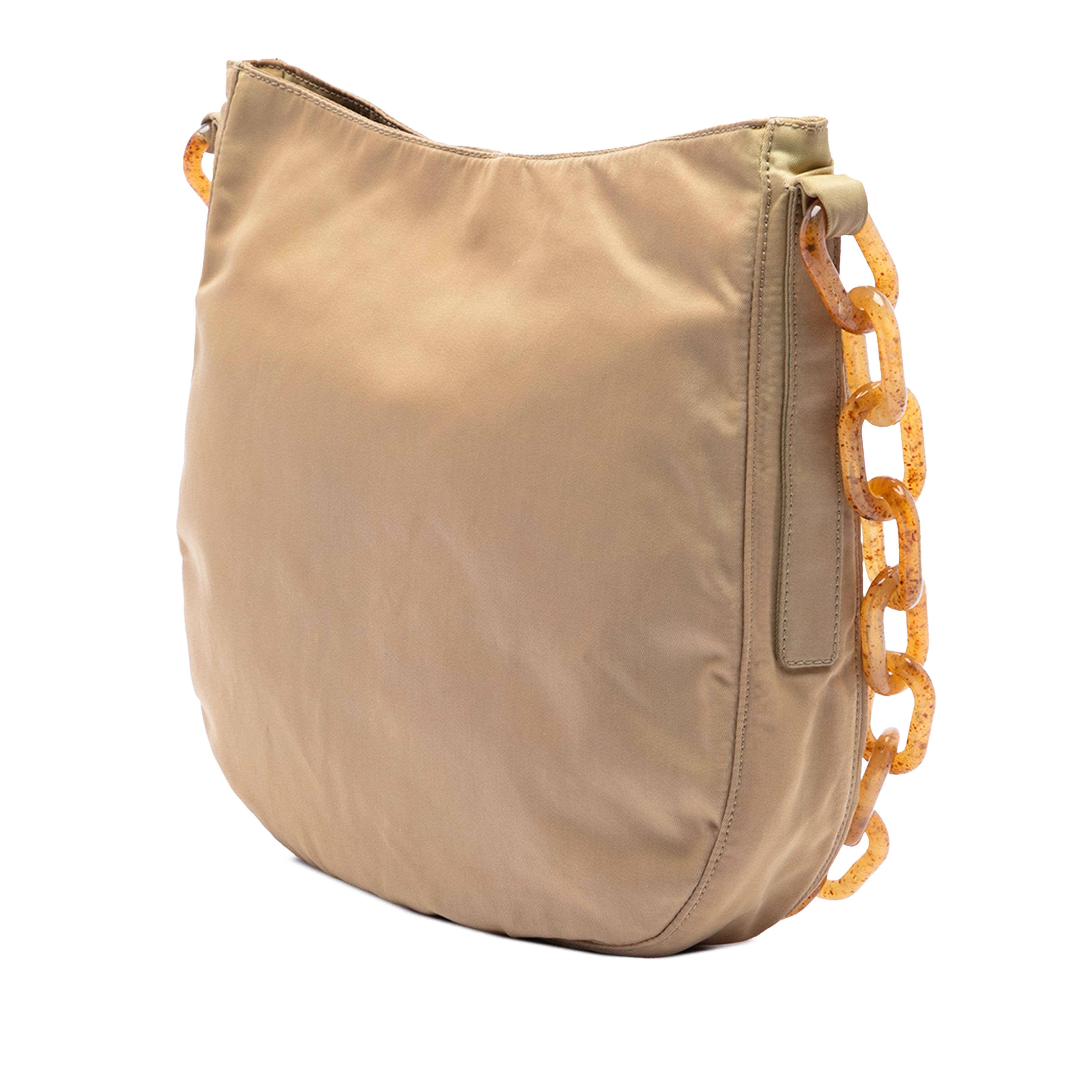 Prada Tessuto Resin Chain Shoulder Bag, från Luxclusif, i färgen beige. Klicka för att öppna bilden i stort format