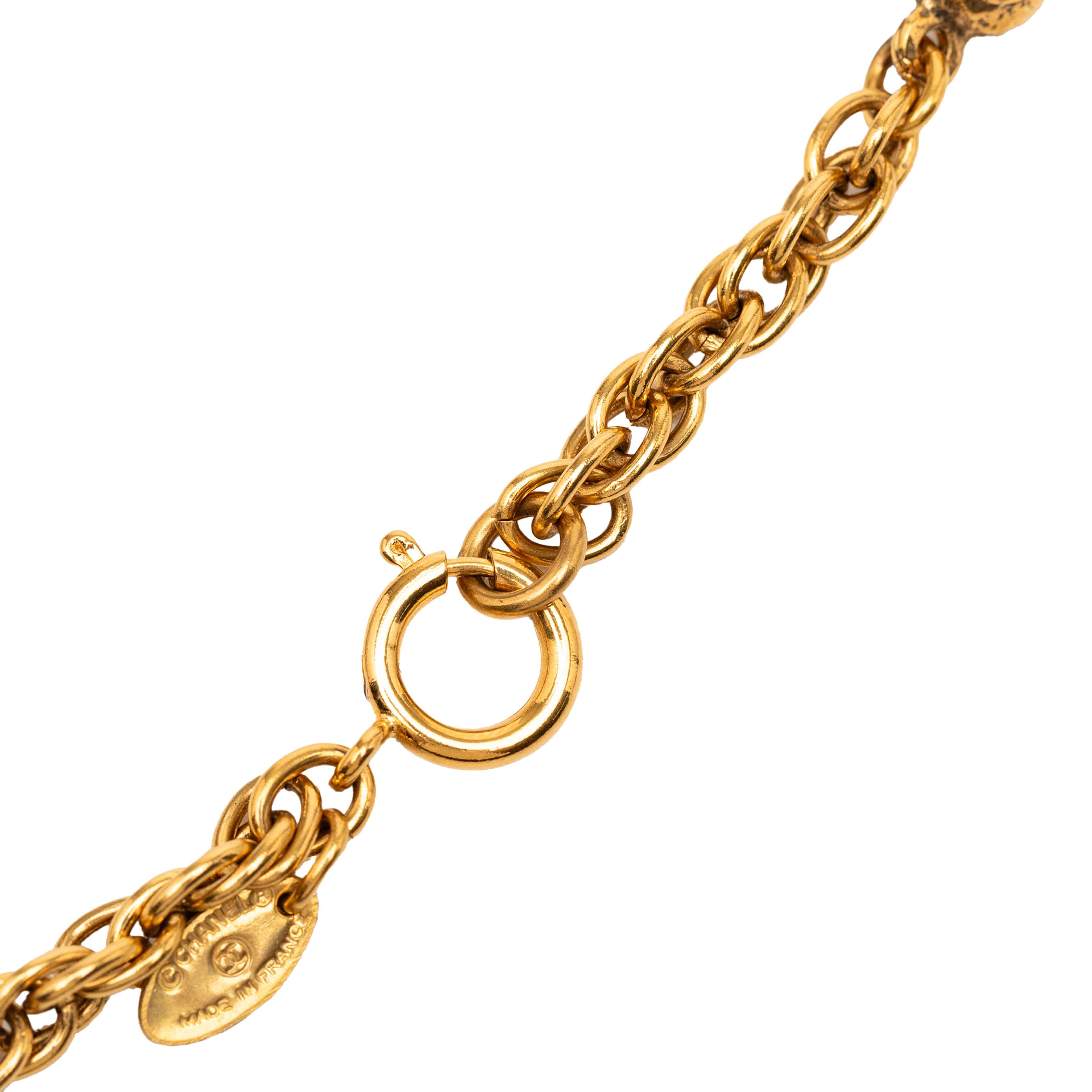 Chanel Gold Plated Ball Charms Necklace, från Luxclusif, i färgen guld. Klicka för att öppna bilden i stort format