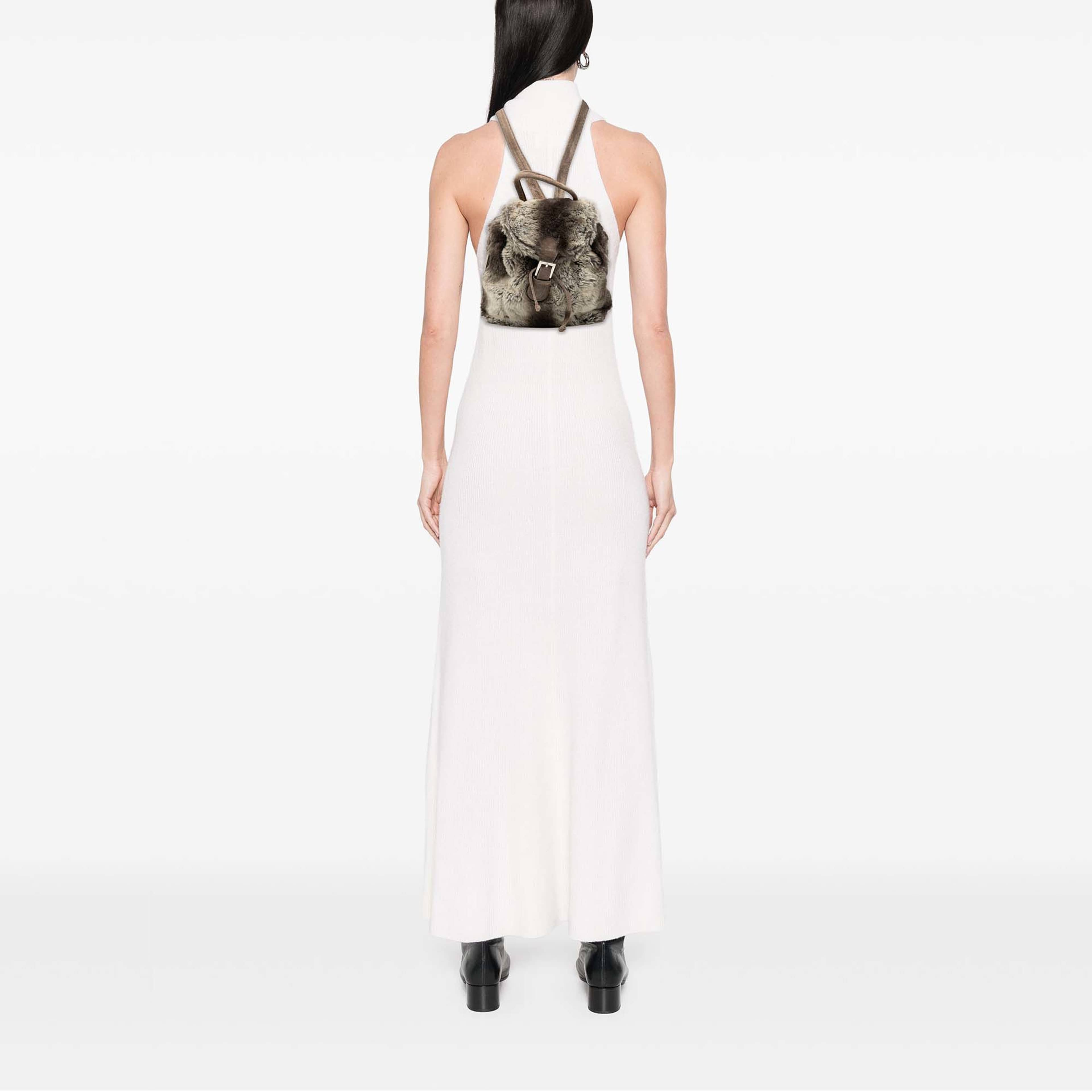 Fendi Mink Fur Tie Dye Print Backpack, från Luxclusif, i färgen grå. Klicka för att öppna bilden i stort format
