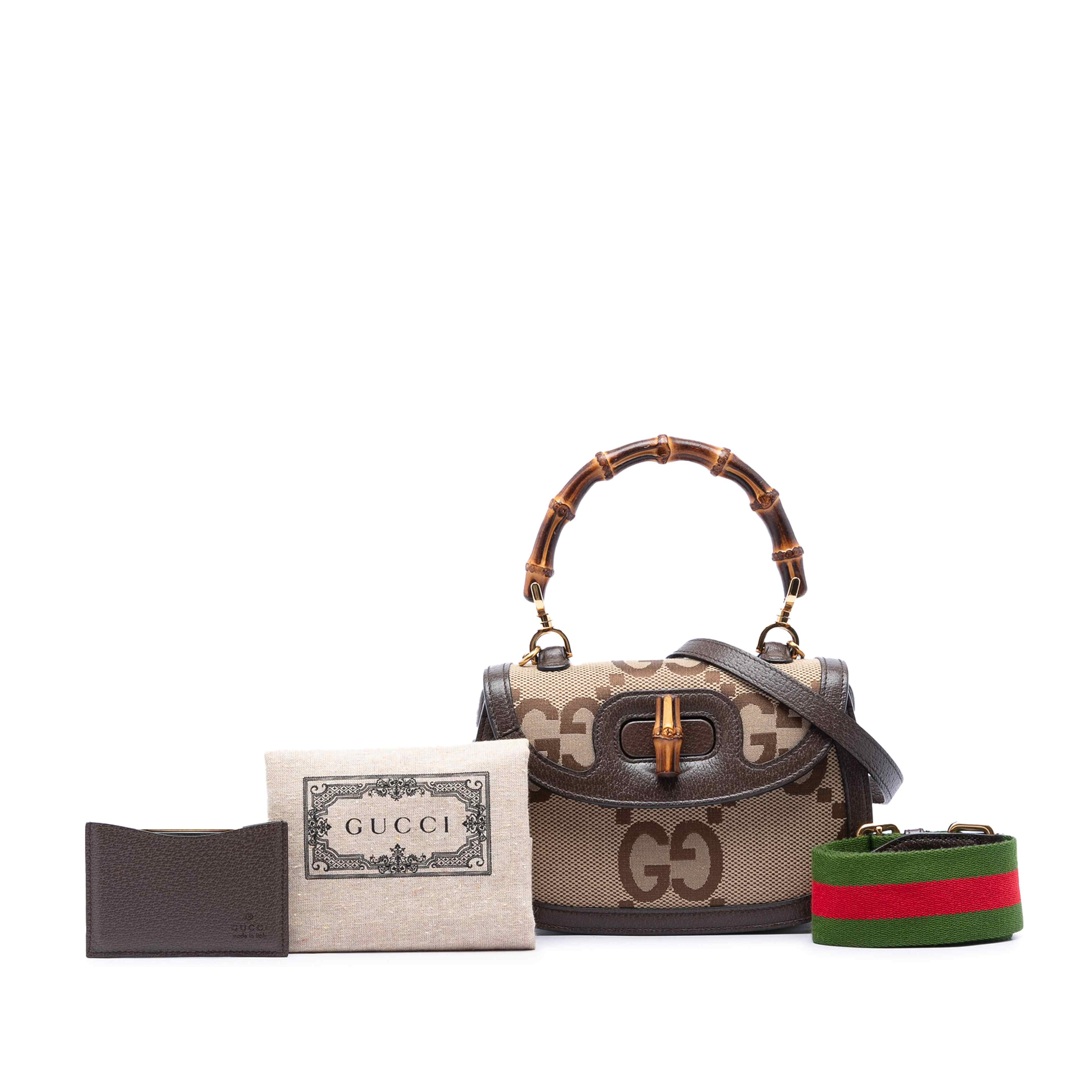 Gucci Small Jumbo Gg Canvas Bamboo 1947 Top Handle Bag, från Luxclusif, i färgen beige. Klicka för att öppna bilden i stort format