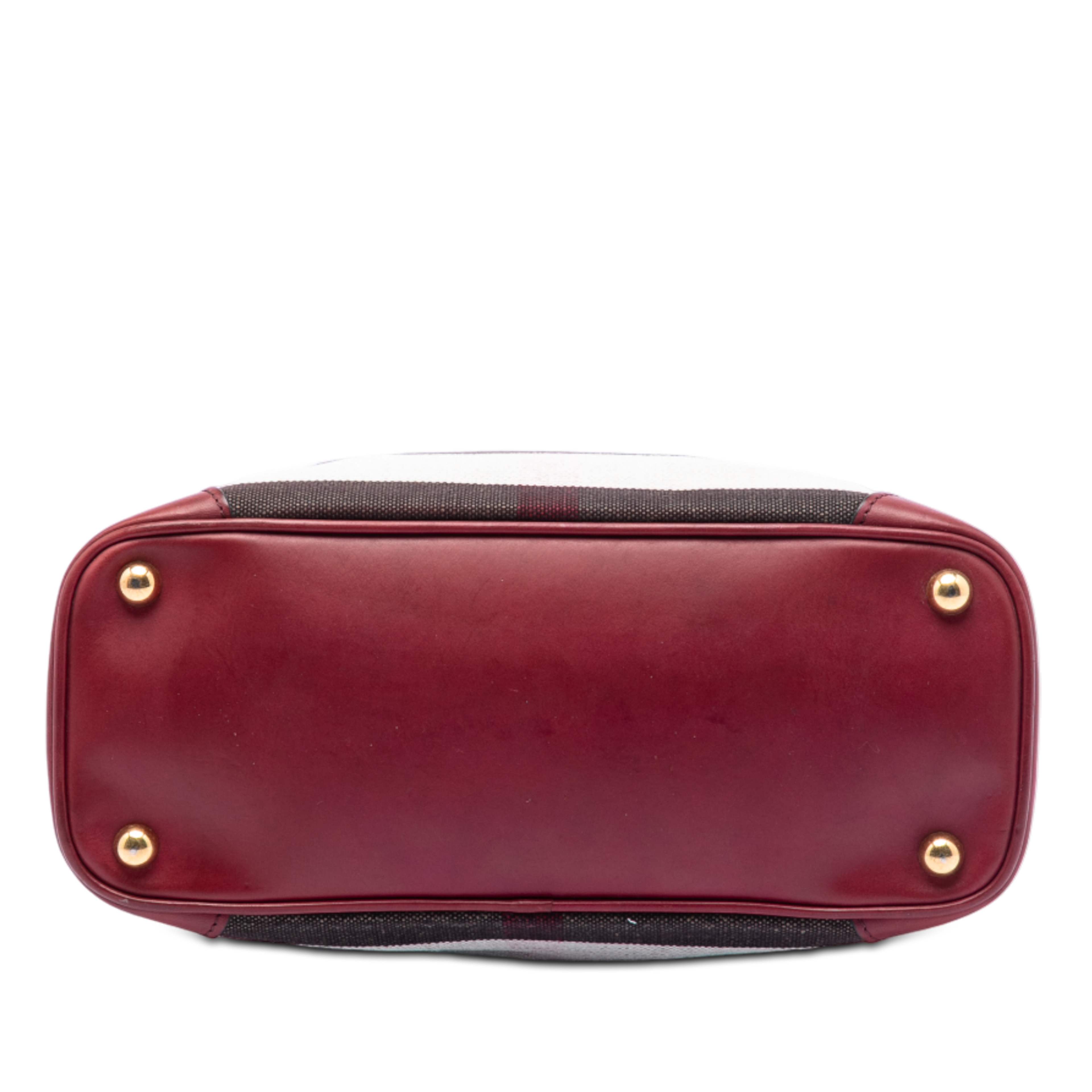 Burberry Medium Mega Check Canvas Bloomsbury Saddle Satchel, från Luxclusif, i färgen light brown. Klicka för att öppna bilden i stort format