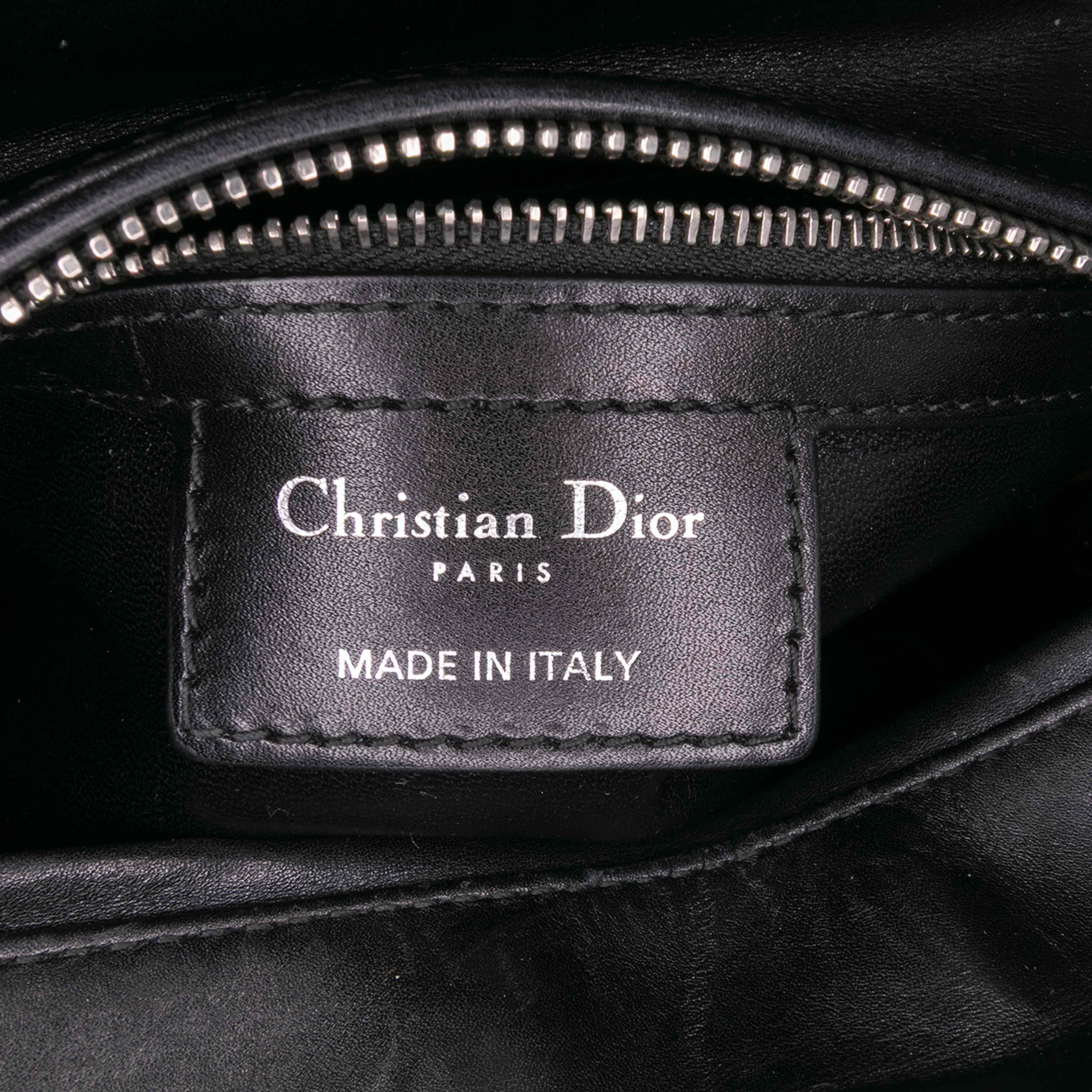 Dior Medium Calfskin Pockets Lady Dior, från Luxclusif, i färgen black. Klicka för att öppna bilden i stort format
