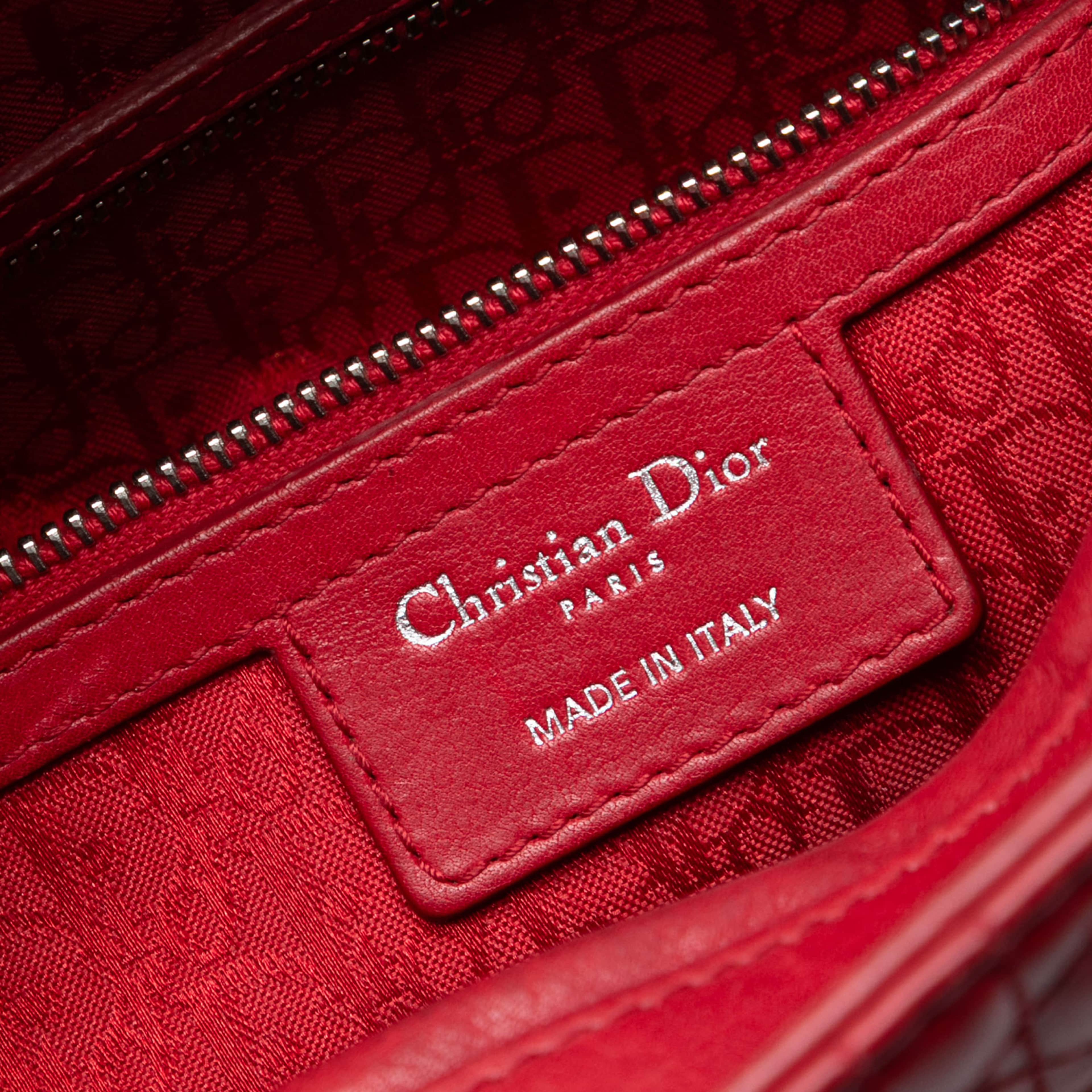 Dior Large Lambskin Cannage Lady Dior, från Luxclusif, i färgen red. Klicka för att öppna bilden i stort format
