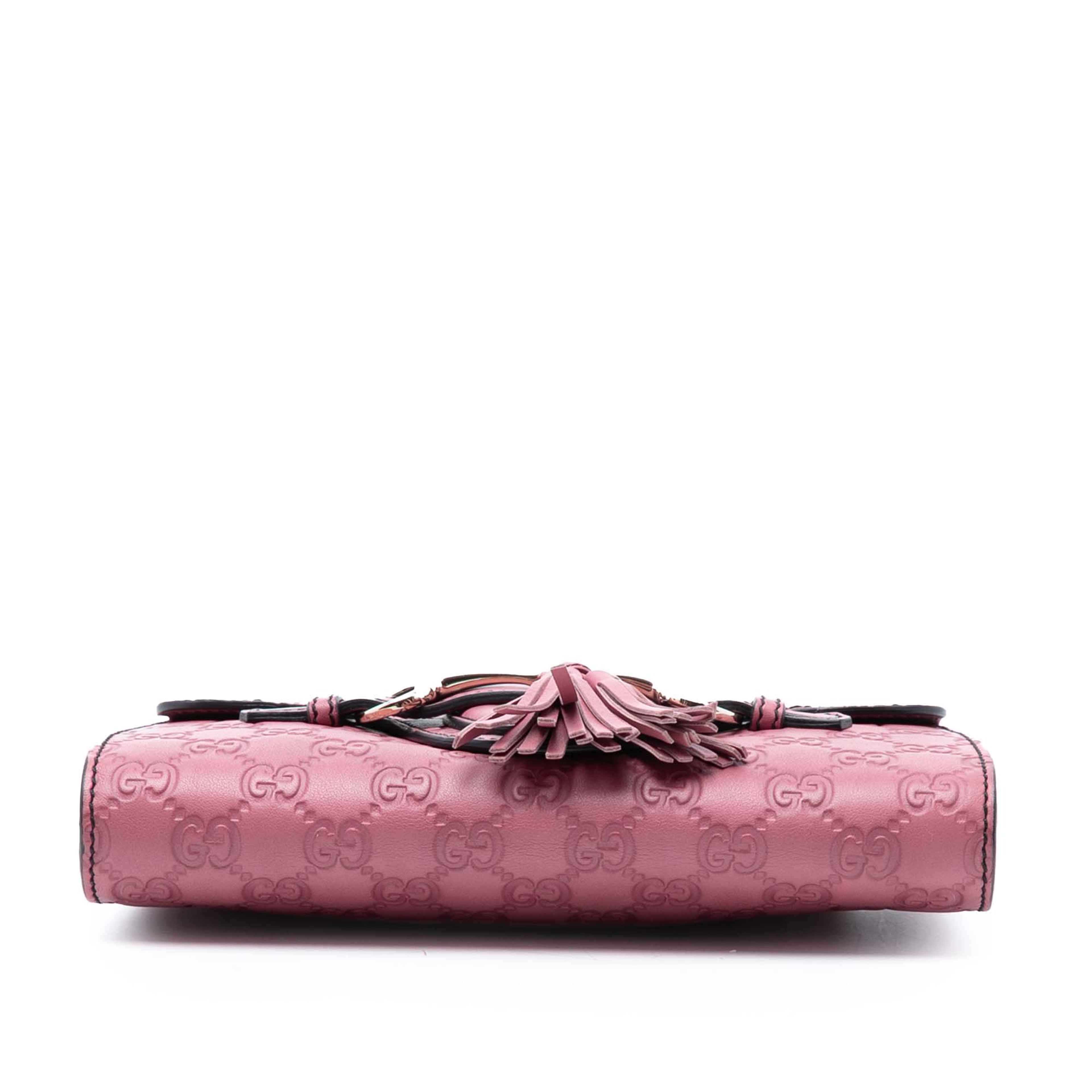 Gucci Small Guccissima Emily Crossbody, från Luxclusif, i färgen pink. Klicka för att öppna bilden i stort format