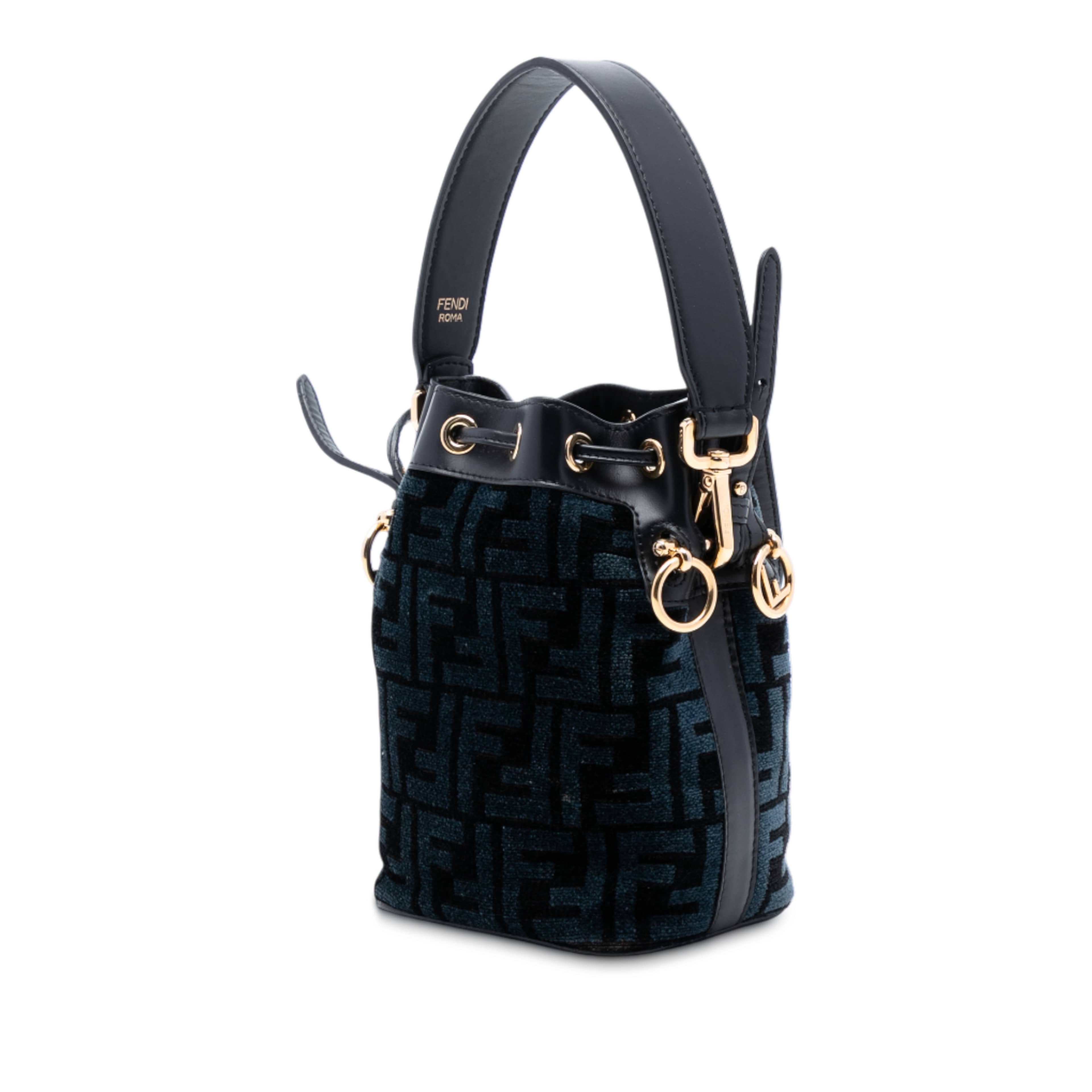Fendi Mini Zucca Tapestry Mon Tresor Bucket Bag, från Luxclusif, i färgen black. Klicka för att öppna bilden i stort format