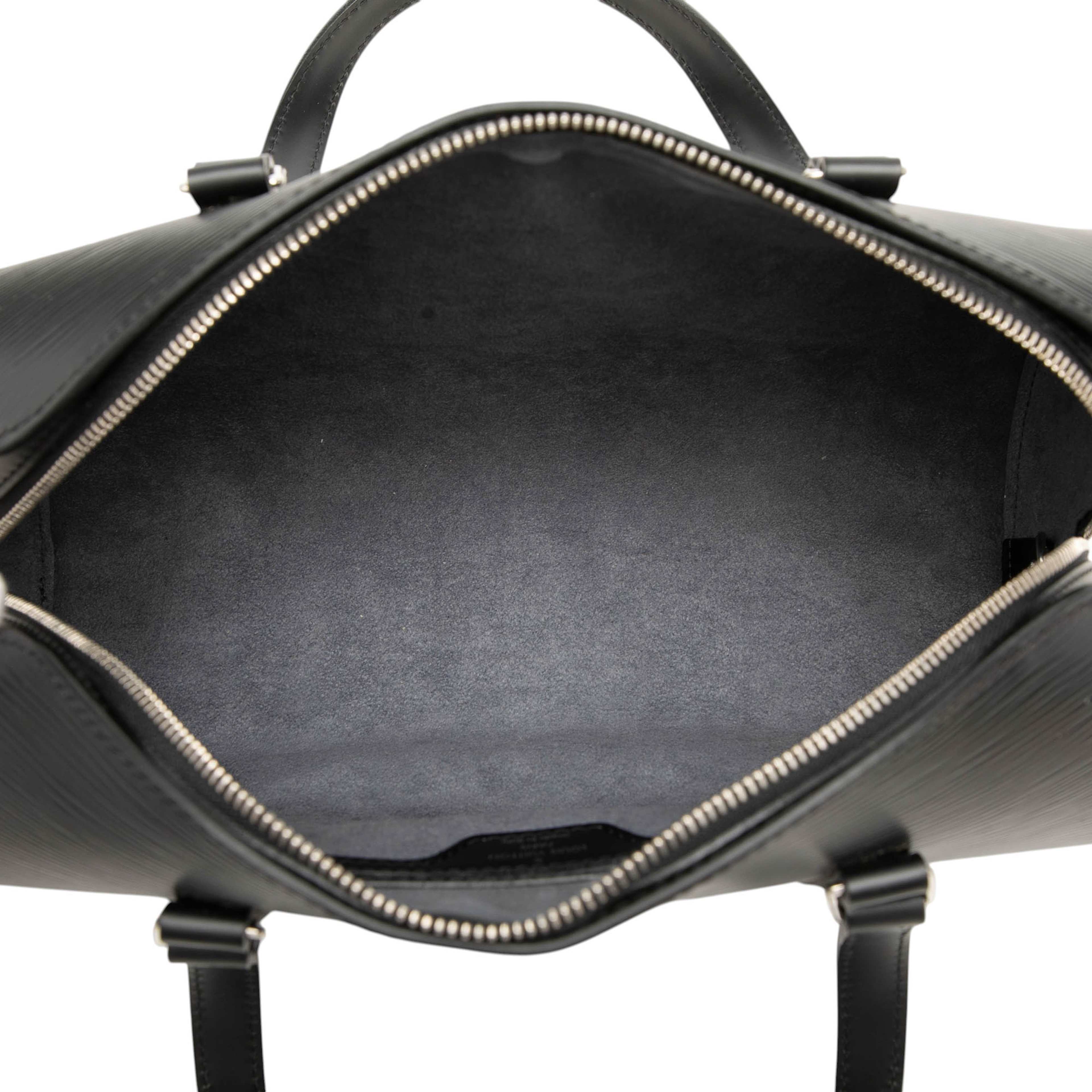 Louis Vuitton Epi Soufflot, från Luxclusif, i färgen svart. Klicka för att öppna bilden i stort format